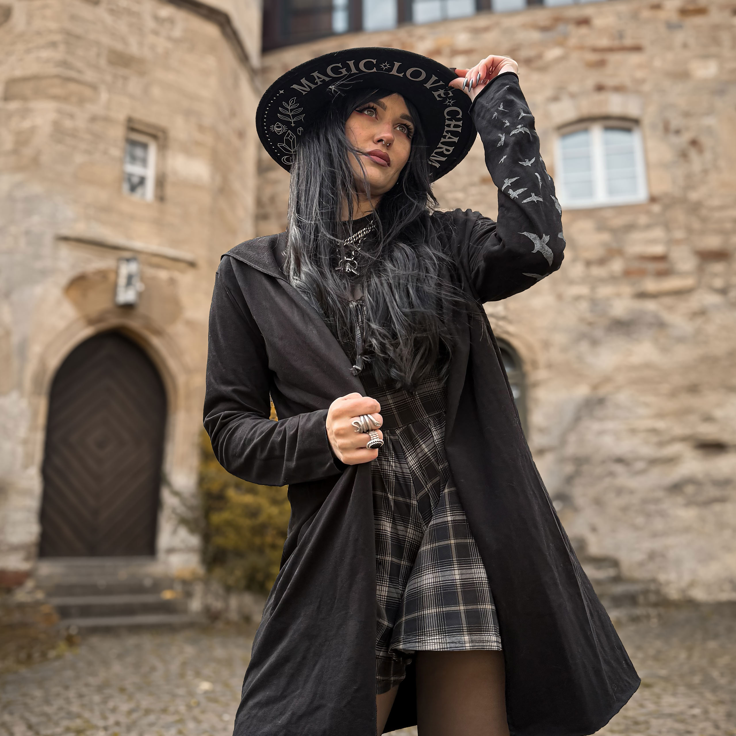 Mercoledì - Solitude Suits Me Cardigan con cappuccio