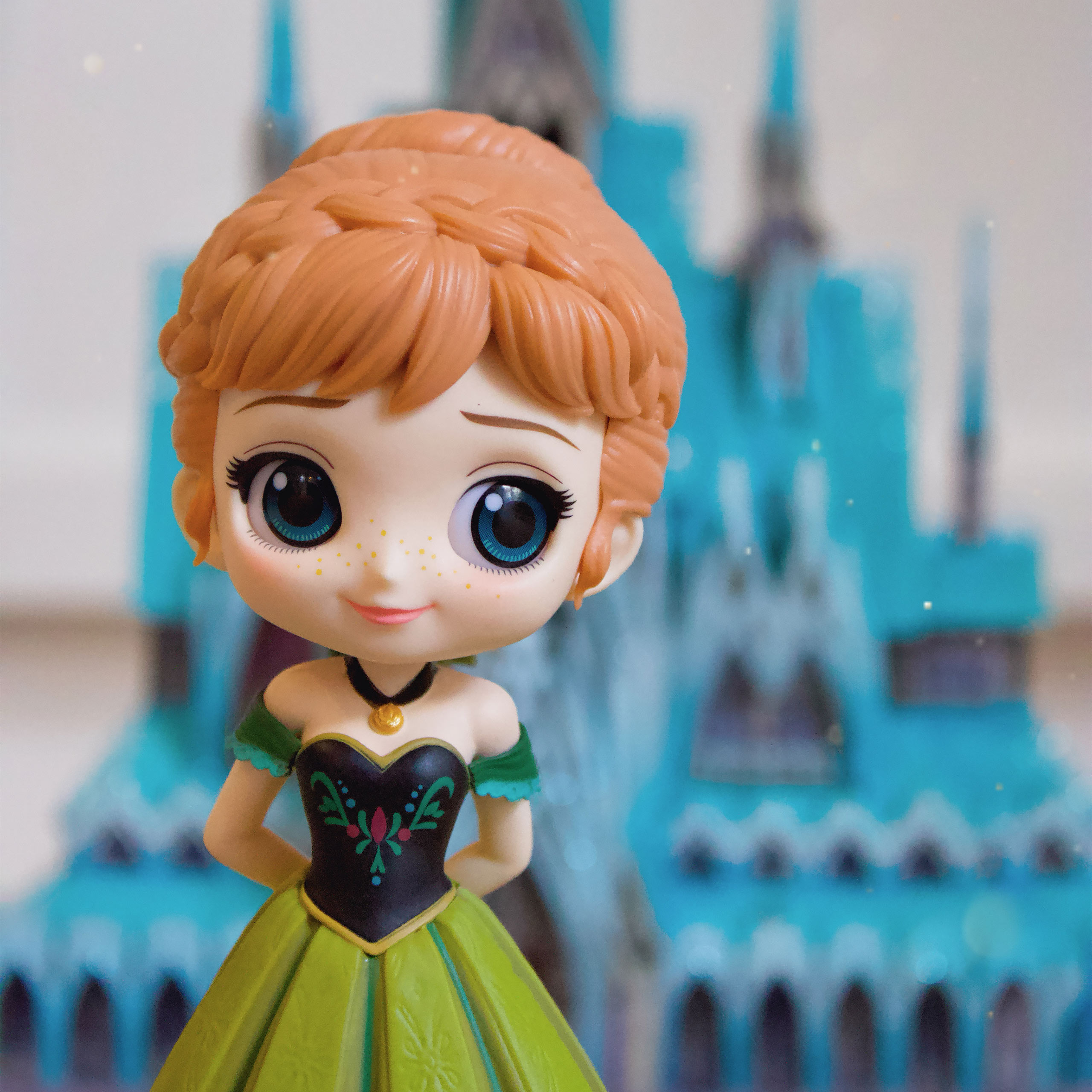 Frozen - Anna Coronation Style Q Posket Figur 14 cm