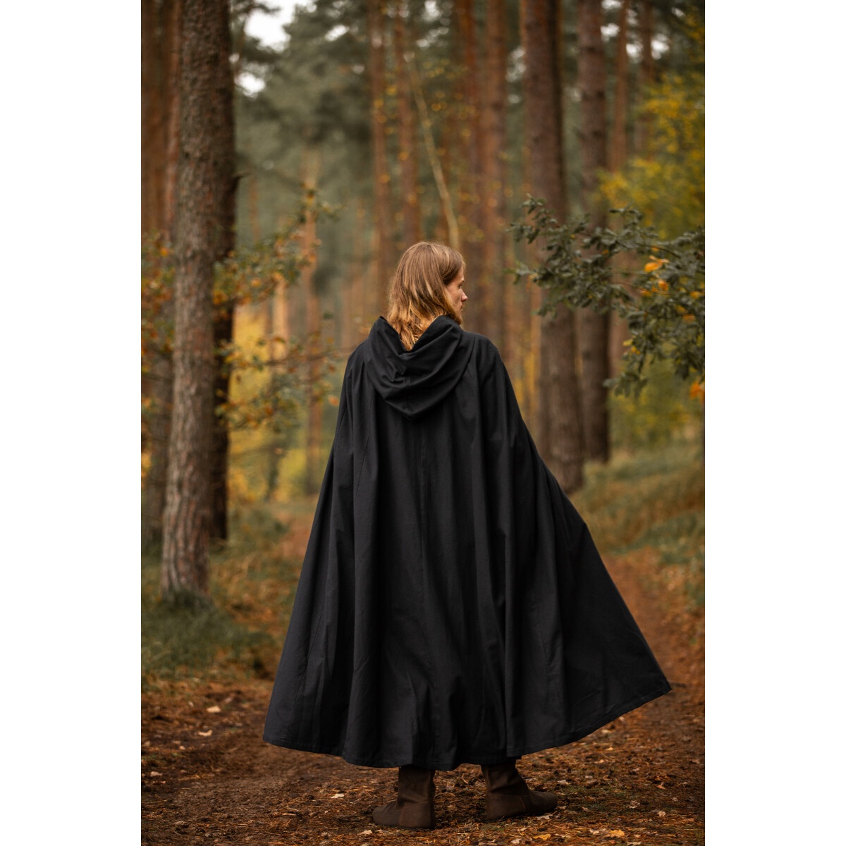 Capa medieval Johannes negra