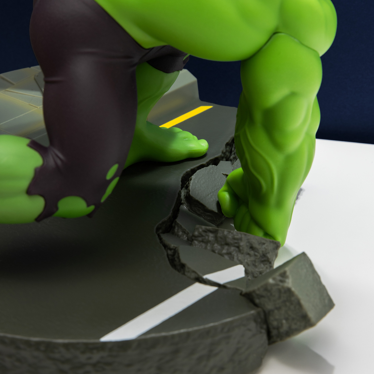 Hulk – Table Lamp