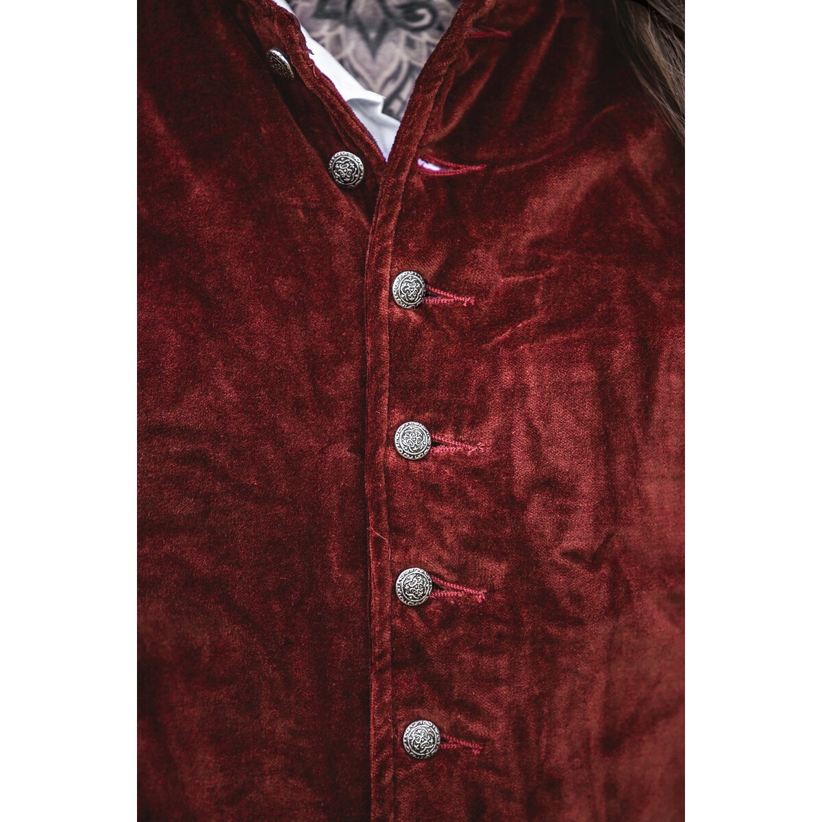 Moyen Âge Pourpoint noble en velours Pierre rouge