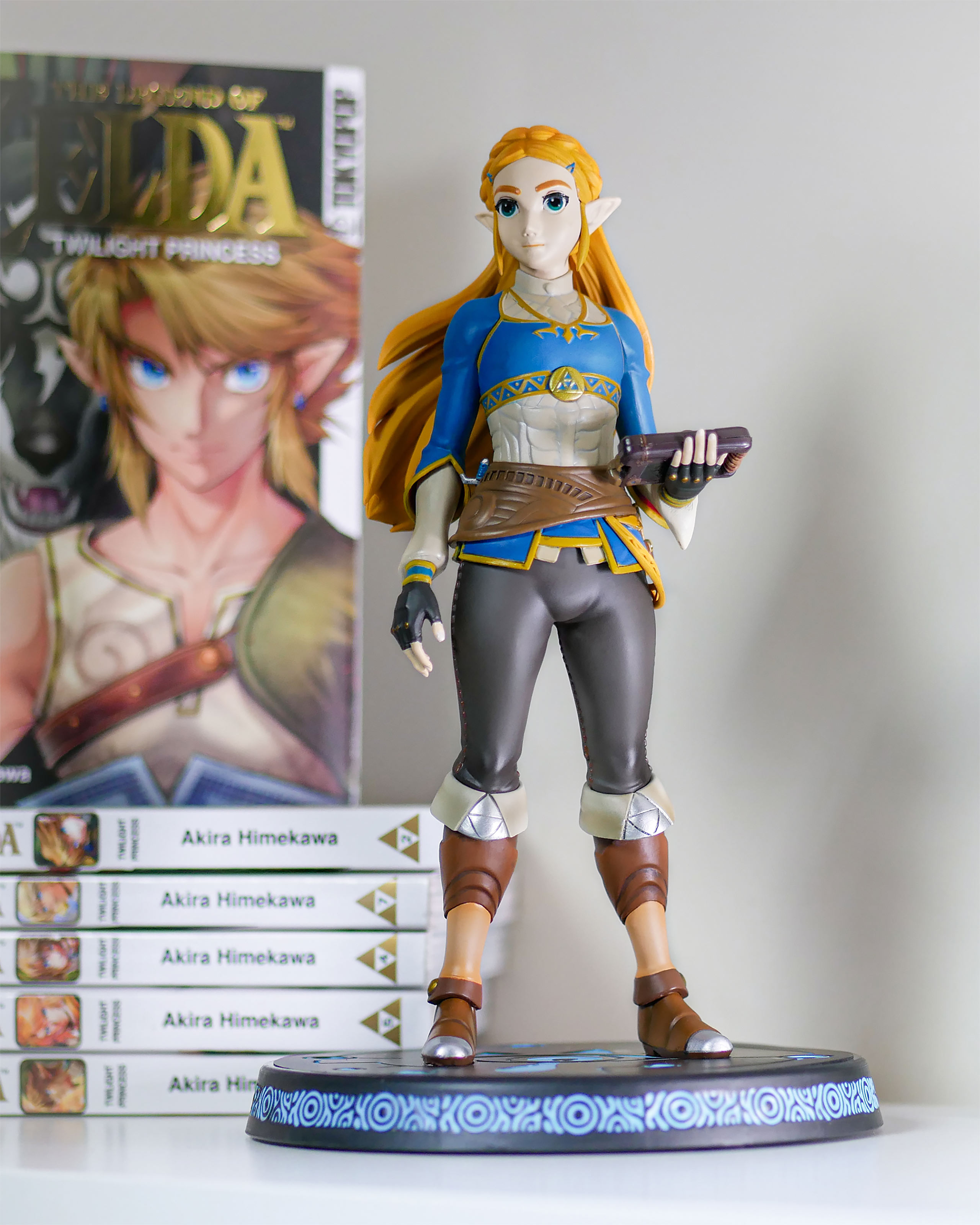 The Legend of Zelda - Breath of the Wild statue with diorama