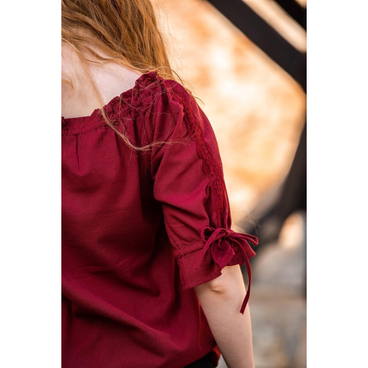 Średniowieczna bluzka z krótkim rękawem Sandra czerwona