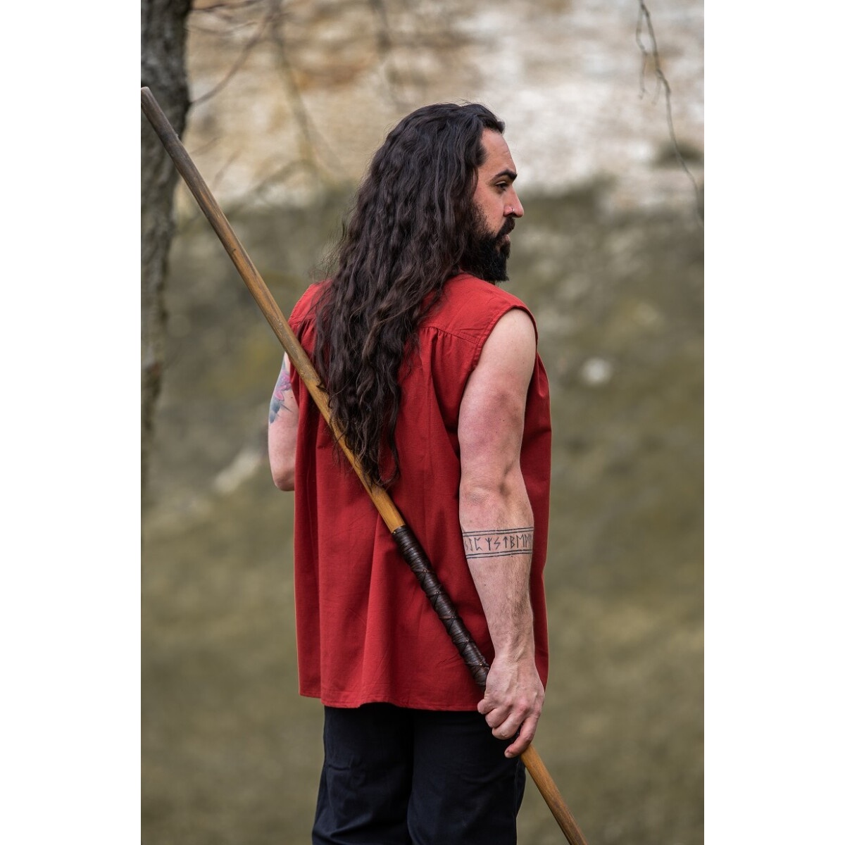 Medeltida snörskjorta med ståkrage Louis ärmlös röd