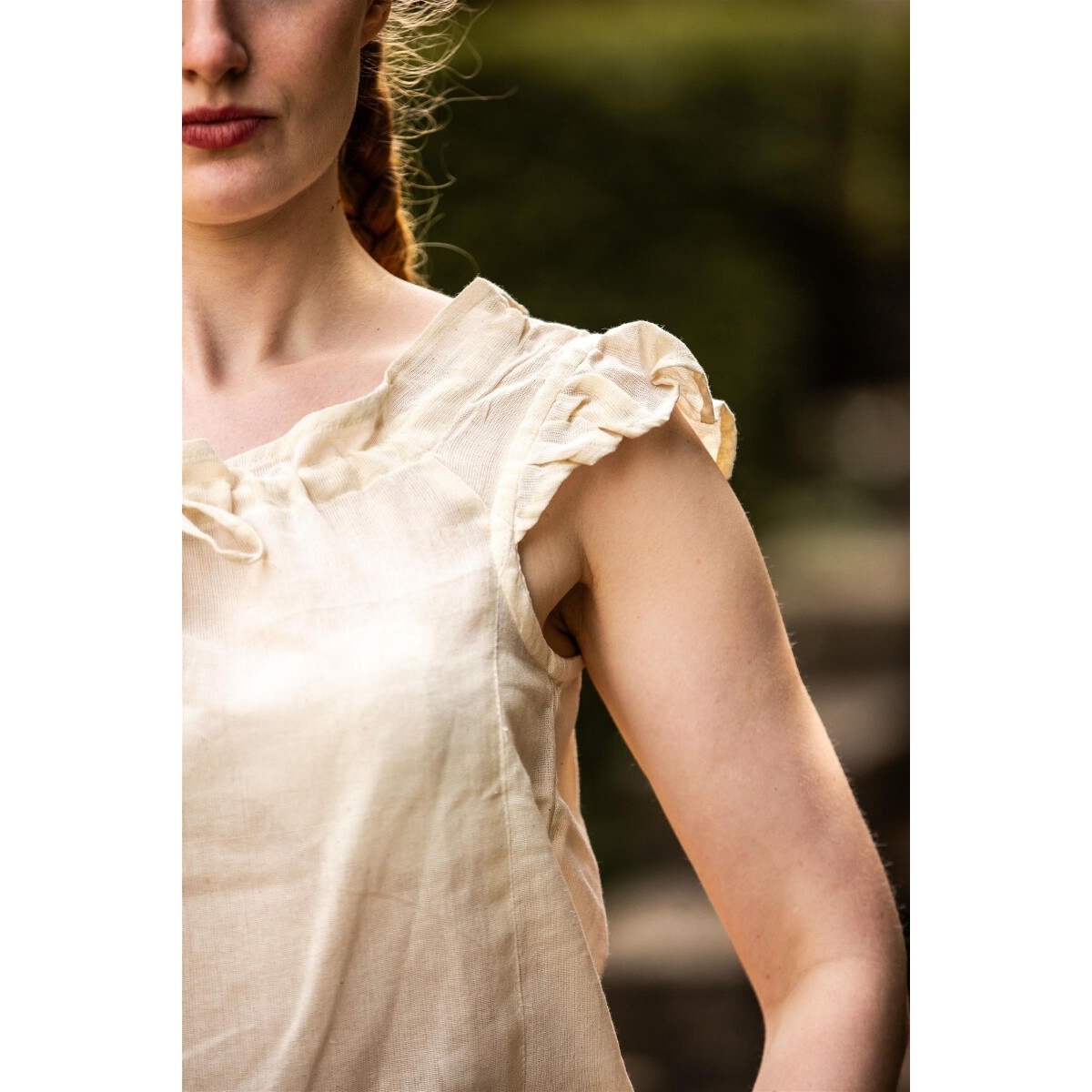 Średniowieczna letnia bluzka Lotte z falbanami beżowa