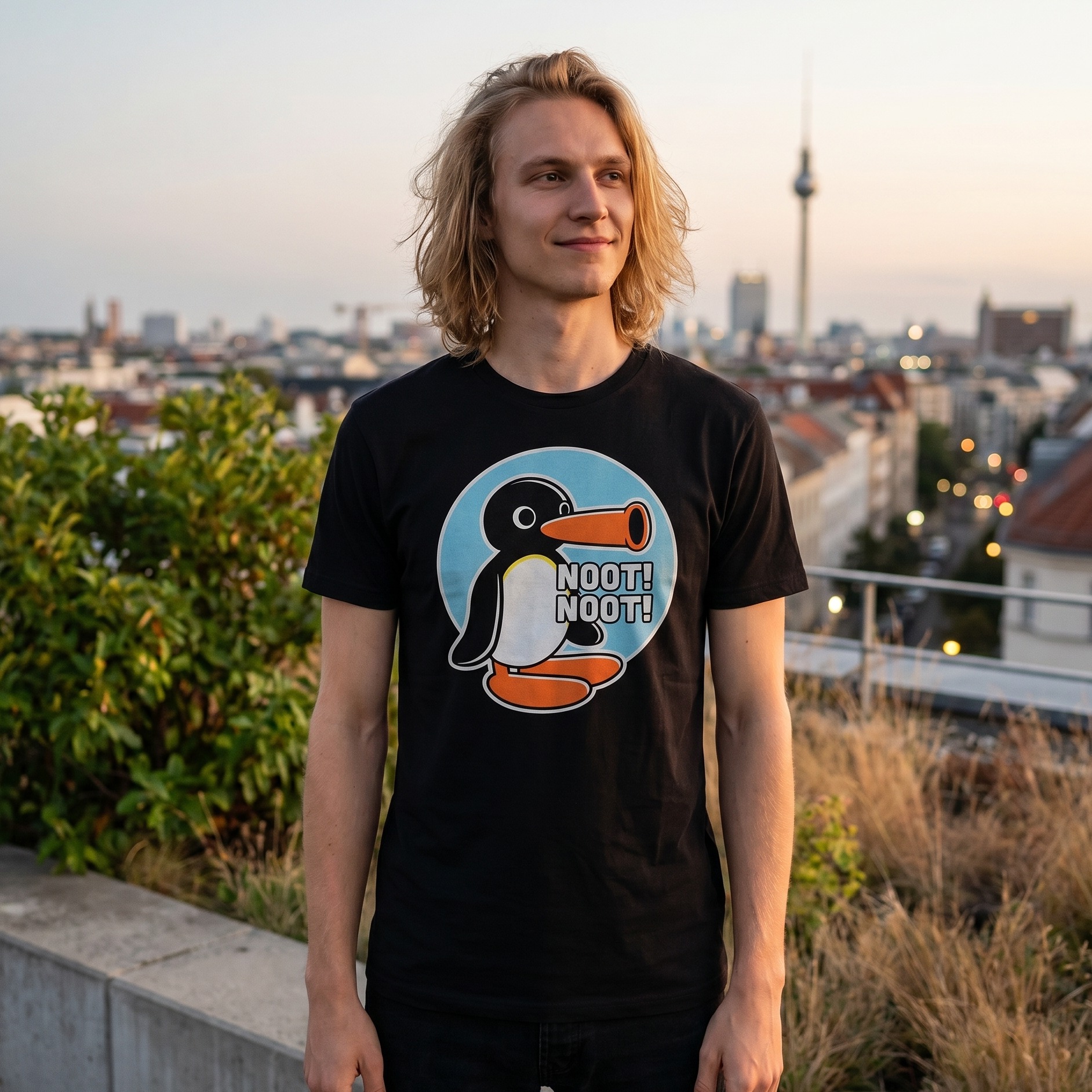 Noot Noot T-Shirt for Pingu Fans black