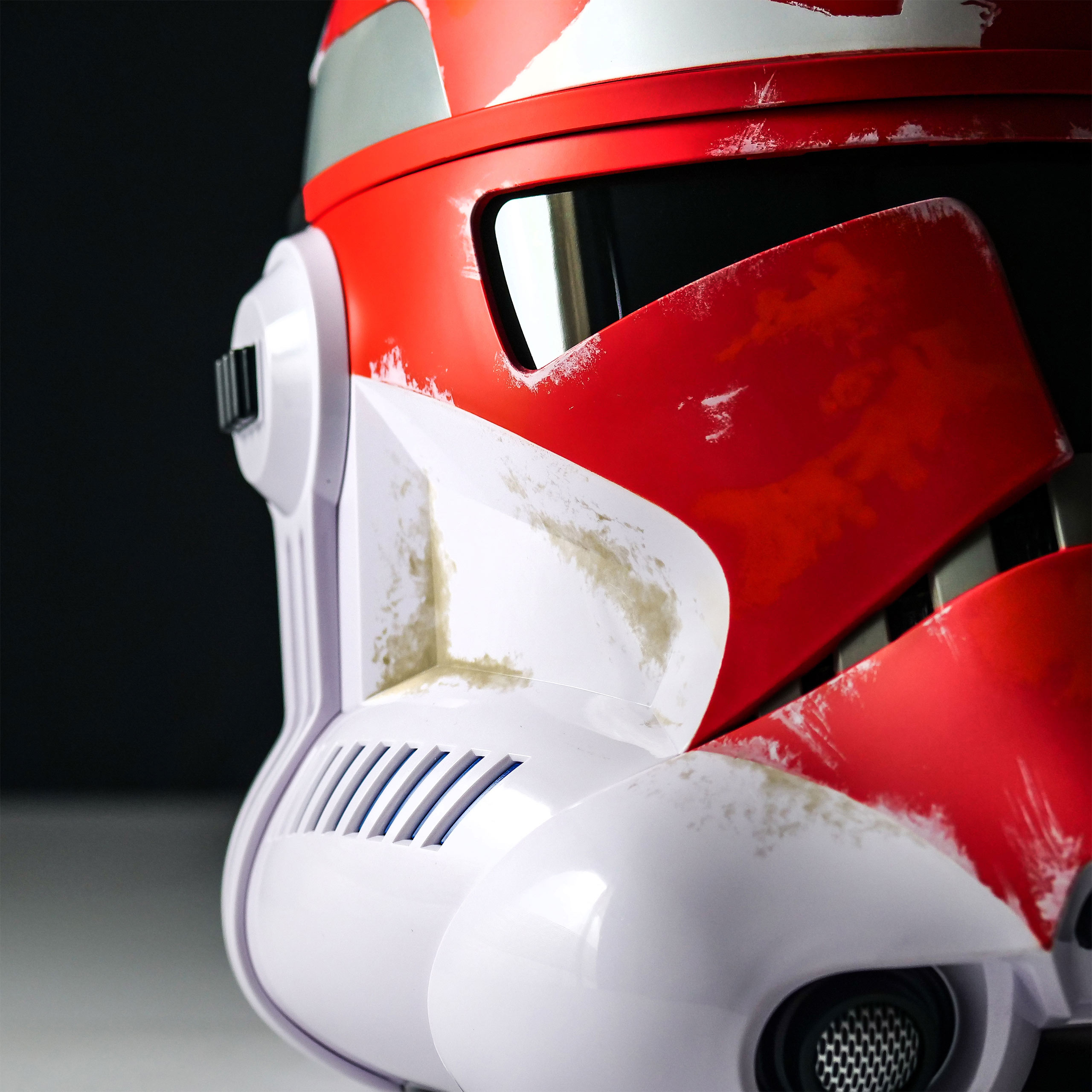 Ahsoka Tano 332nd Clone Trooper Premium Helmet Replica with Voice Distorter - Star Wars