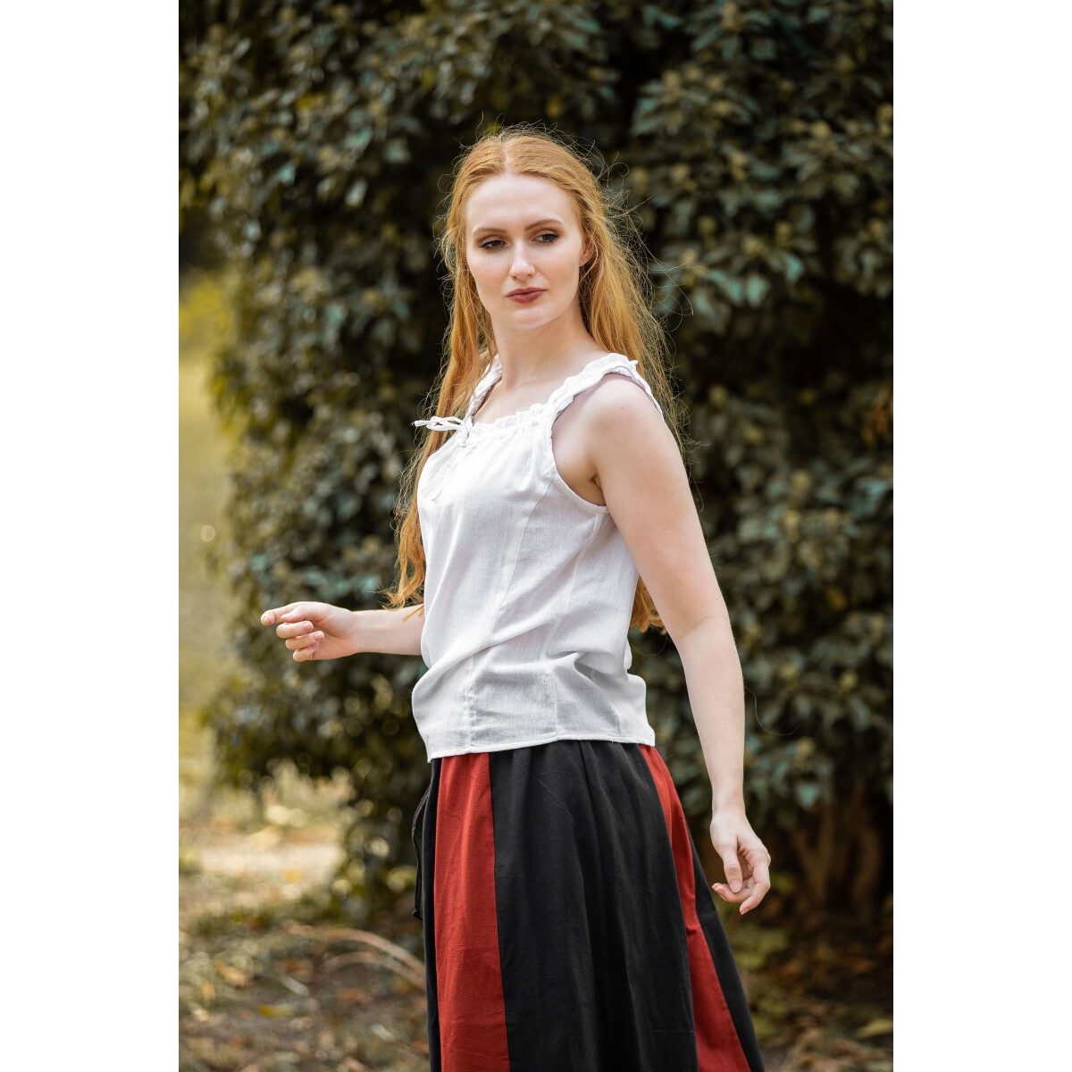 Średniowieczna letnia bluzka Adele bez rękawów biała