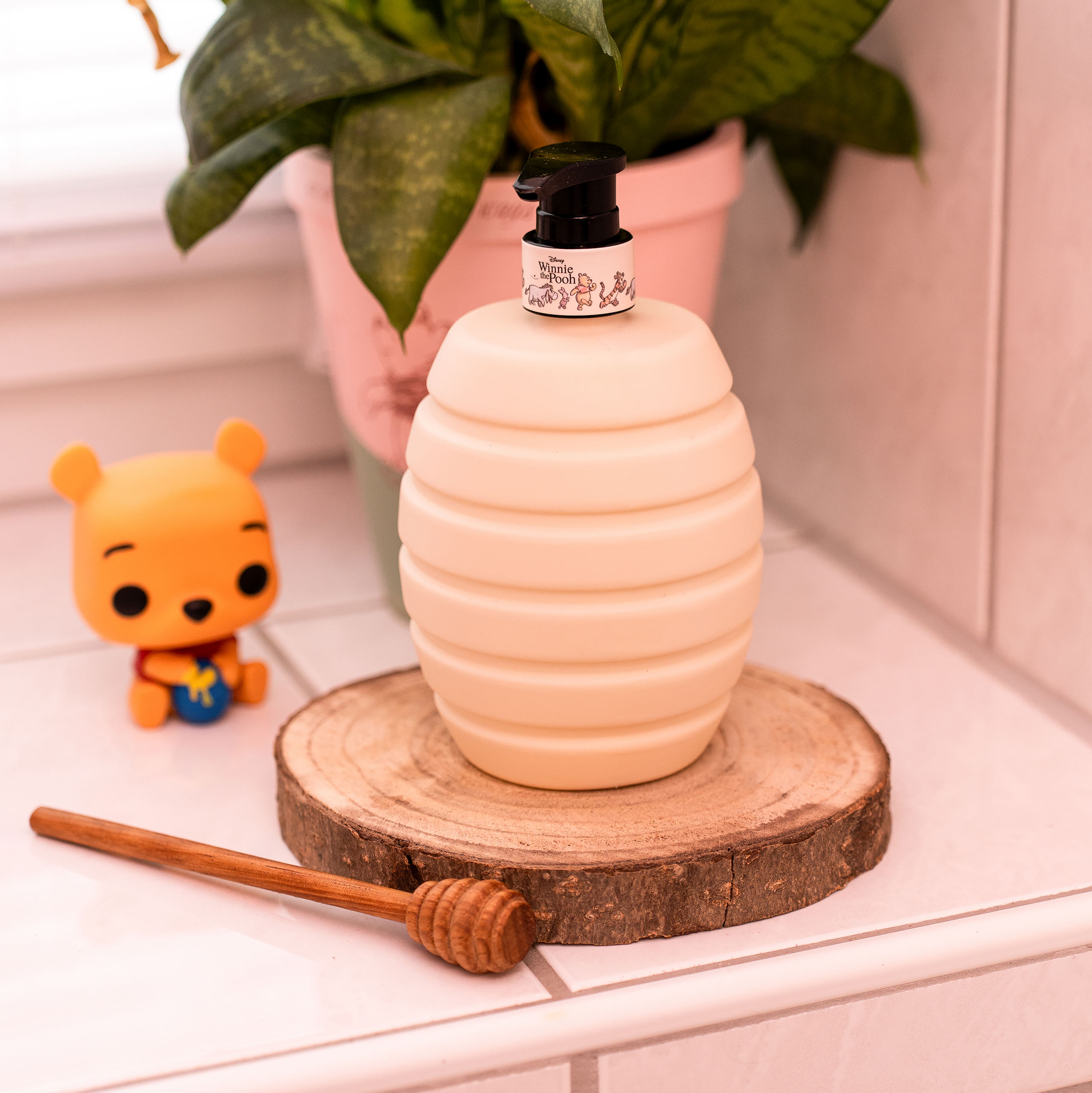 Nalle Puh - Tvåldispenser i form av en honungskruka med hand- och kroppstvätt