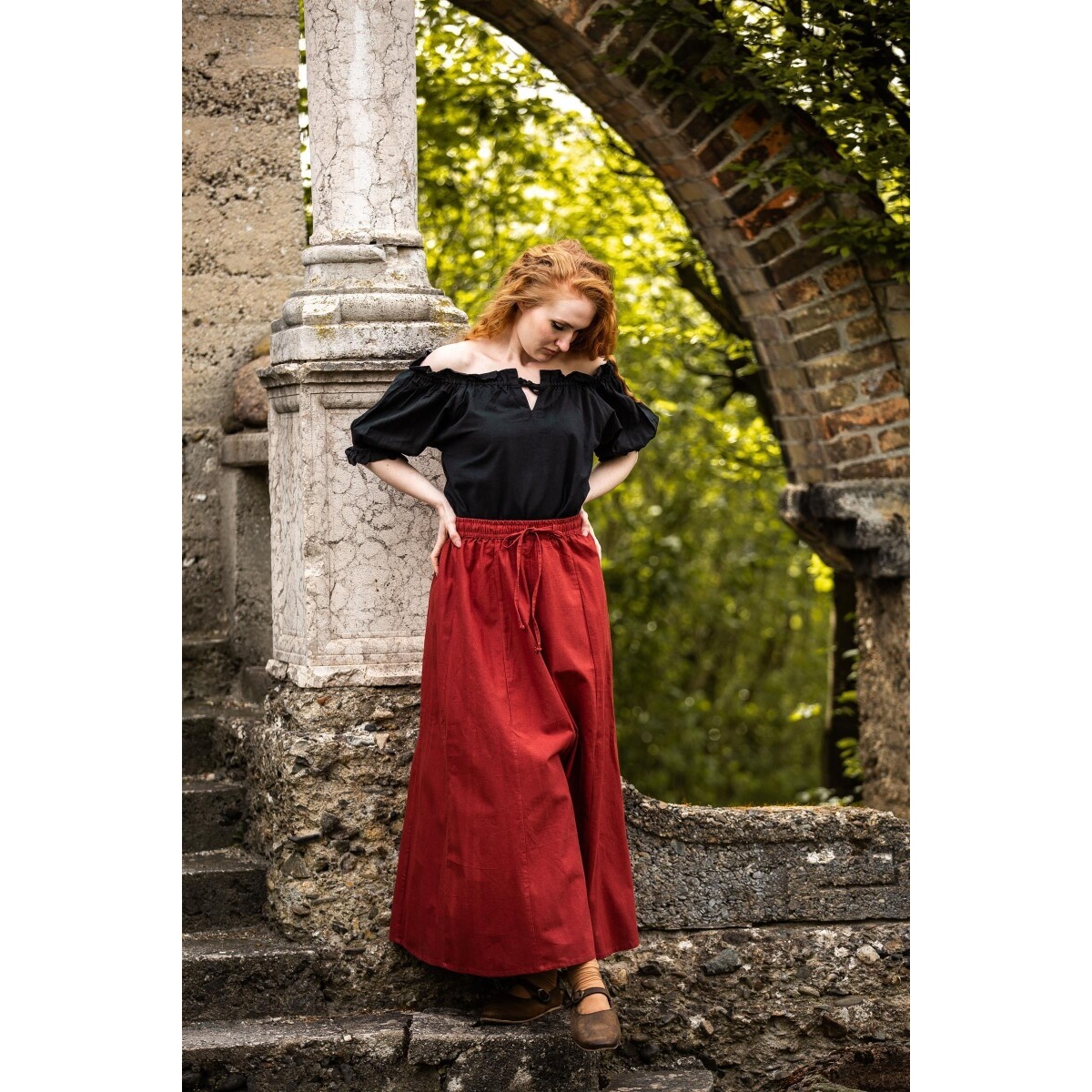 Blusa medieval de manga corta Verena negra
