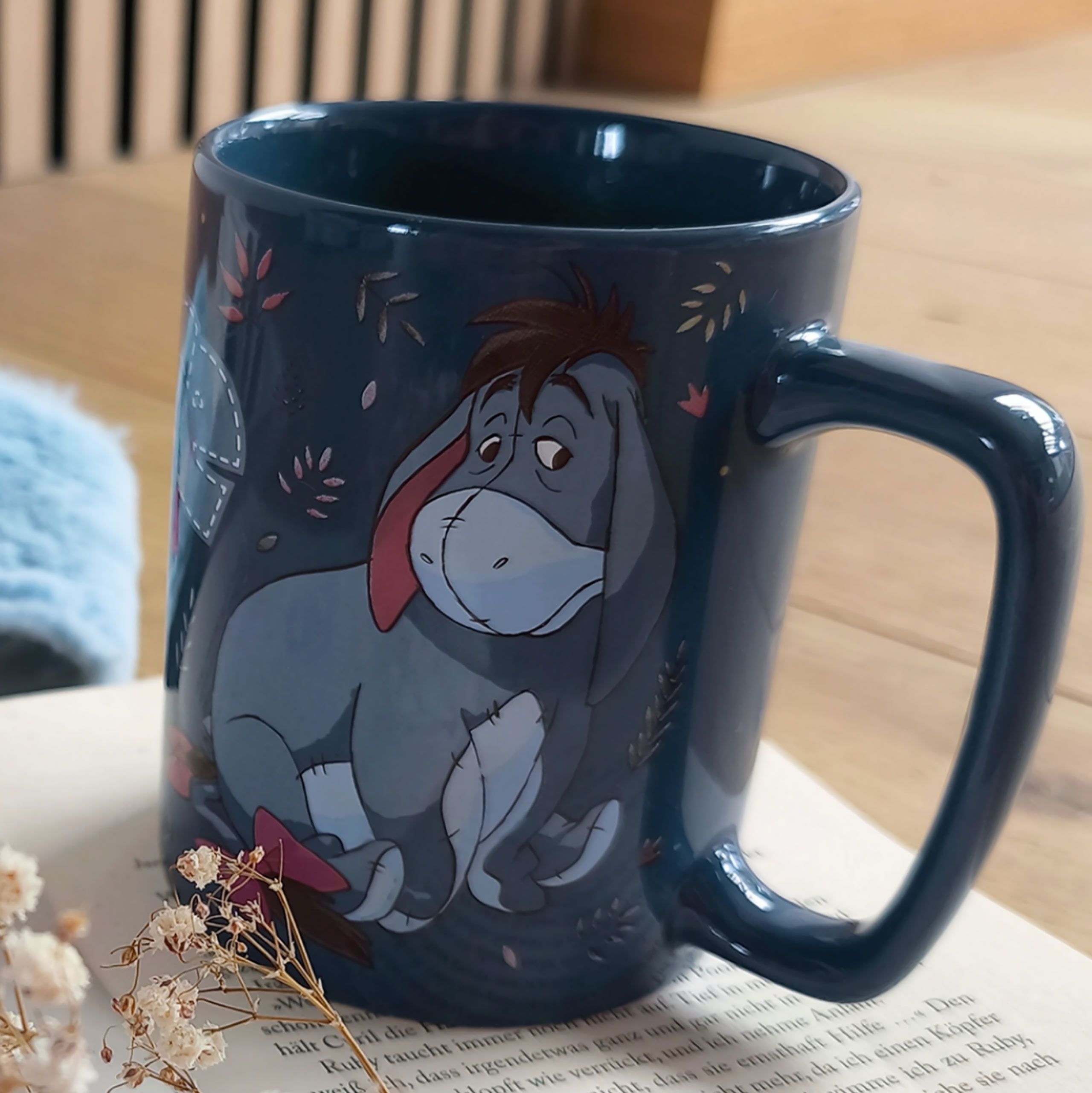 Winnie Puuh - I-Aah Tasse mit Plüschüberzug