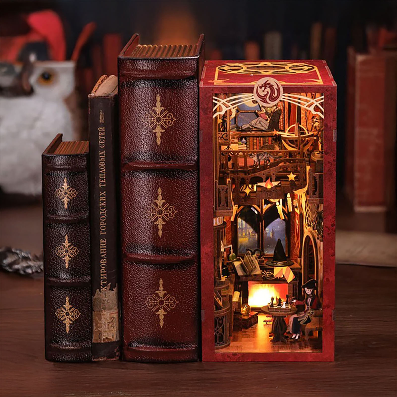 Flame Common Room Book Nook - Kit Modello in Legno