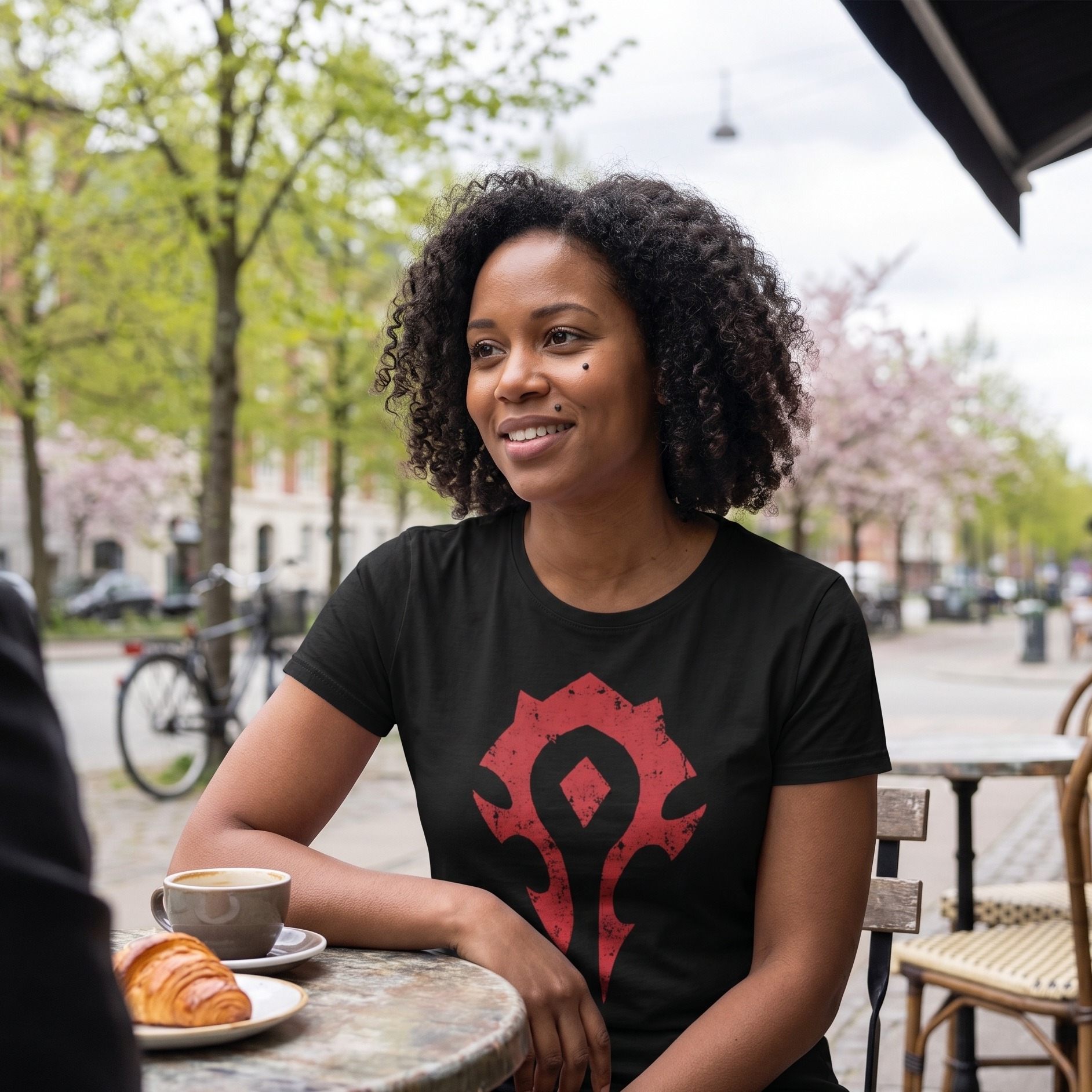 World of Warcraft - Camiseta negra con logo de la Horda en spray
