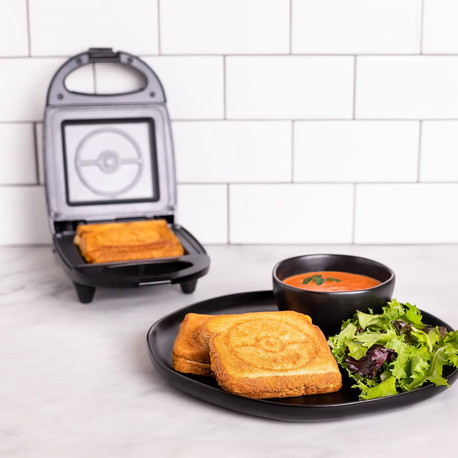 Pokemon - Pokeball Sandwichmaker