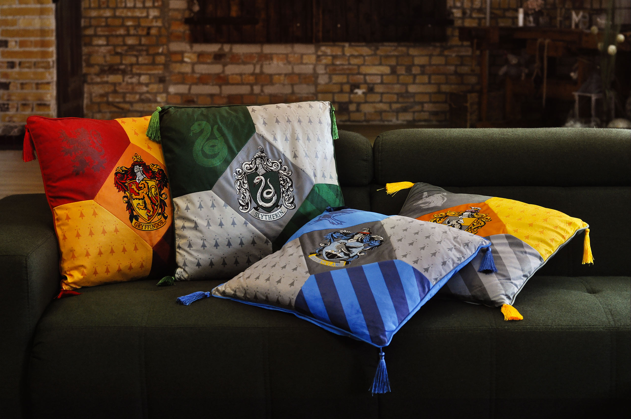 Harry Potter - Slytherin Deluxe Cushion with Tassels