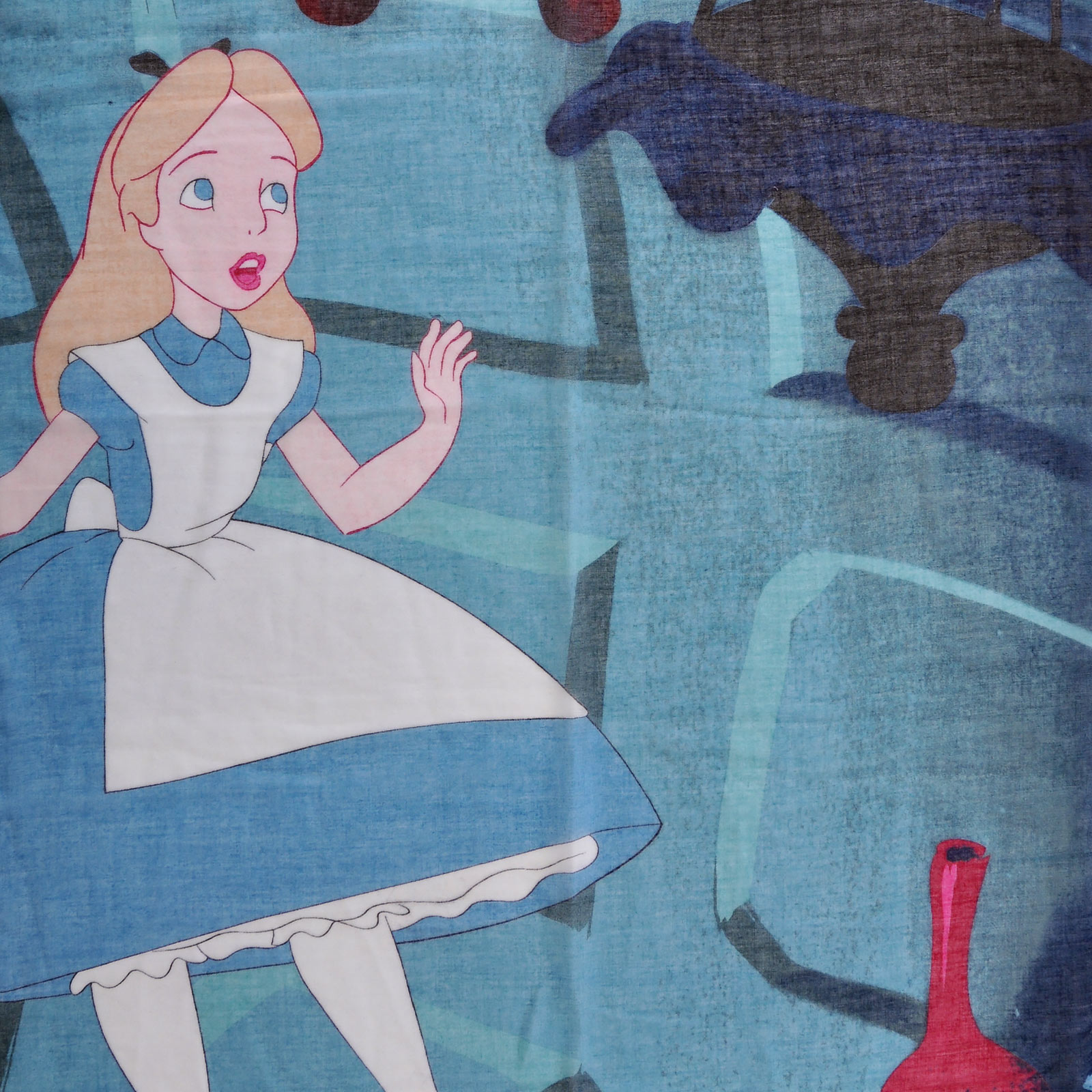 Alice in Wonderland - Free Fall Scarf