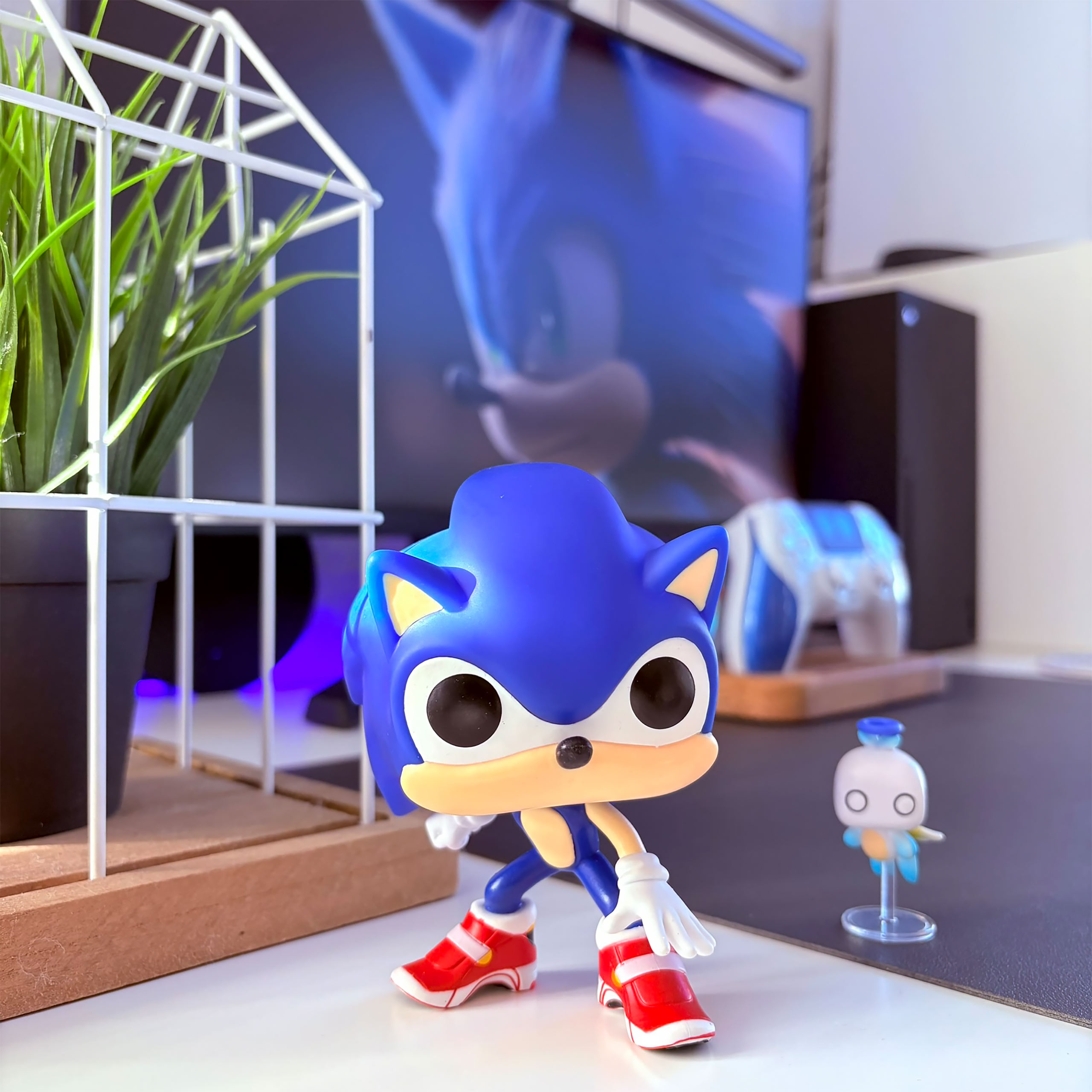 Sonic with Hero Chao Funko Pop Figure - Sonic the Hedgehog