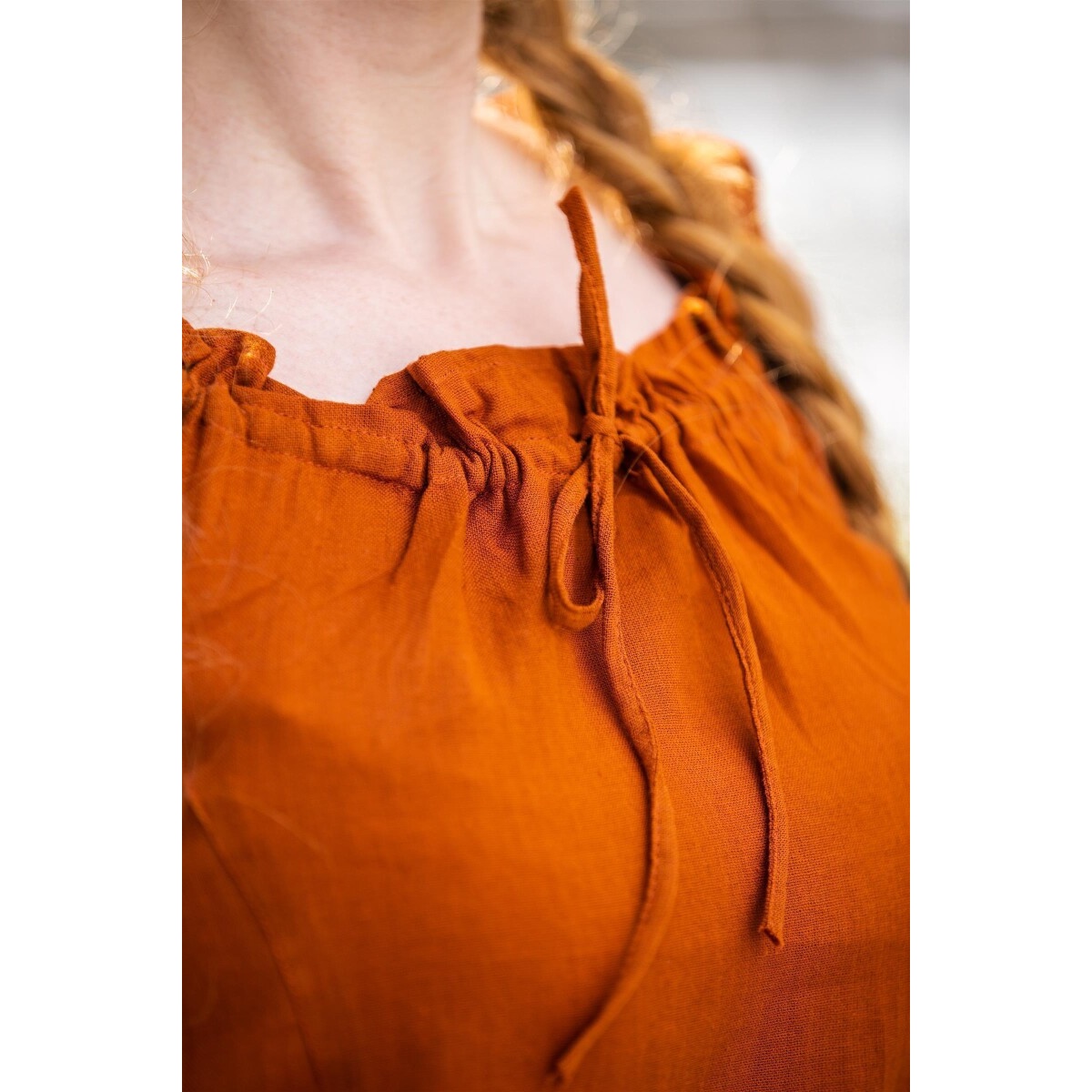 Średniowieczna letnia bluzka Adele bez rękawów czerwona