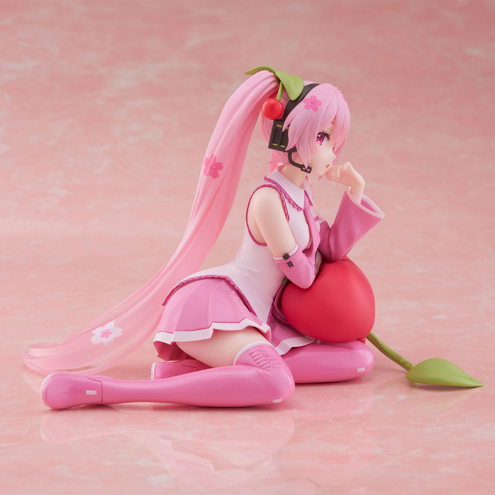 Hatsune Miku - Sakura Miku Figura da Scrivania Carina Versione Cuscino di Ciliegia