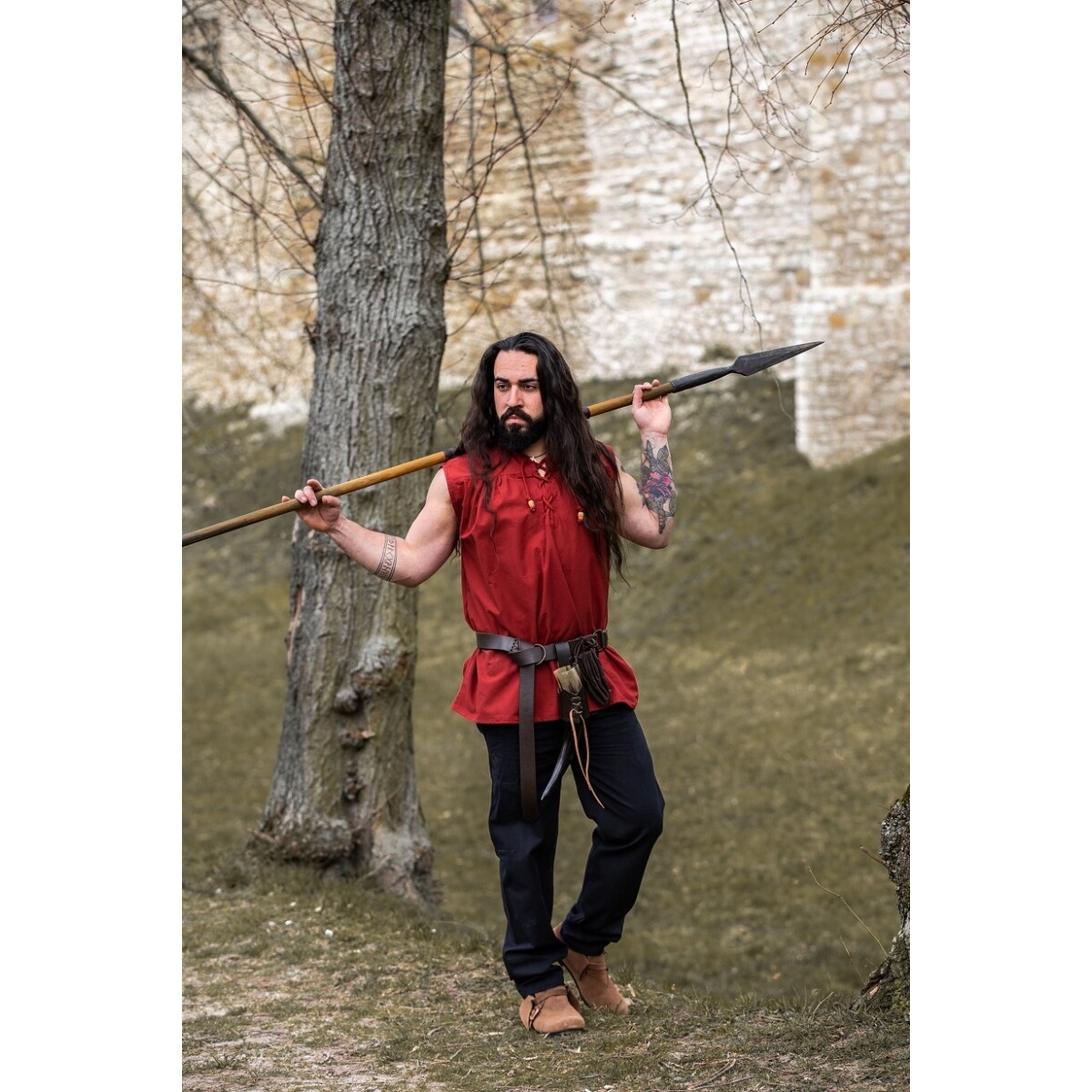 Medeltida snörskjorta med ståkrage Louis ärmlös röd