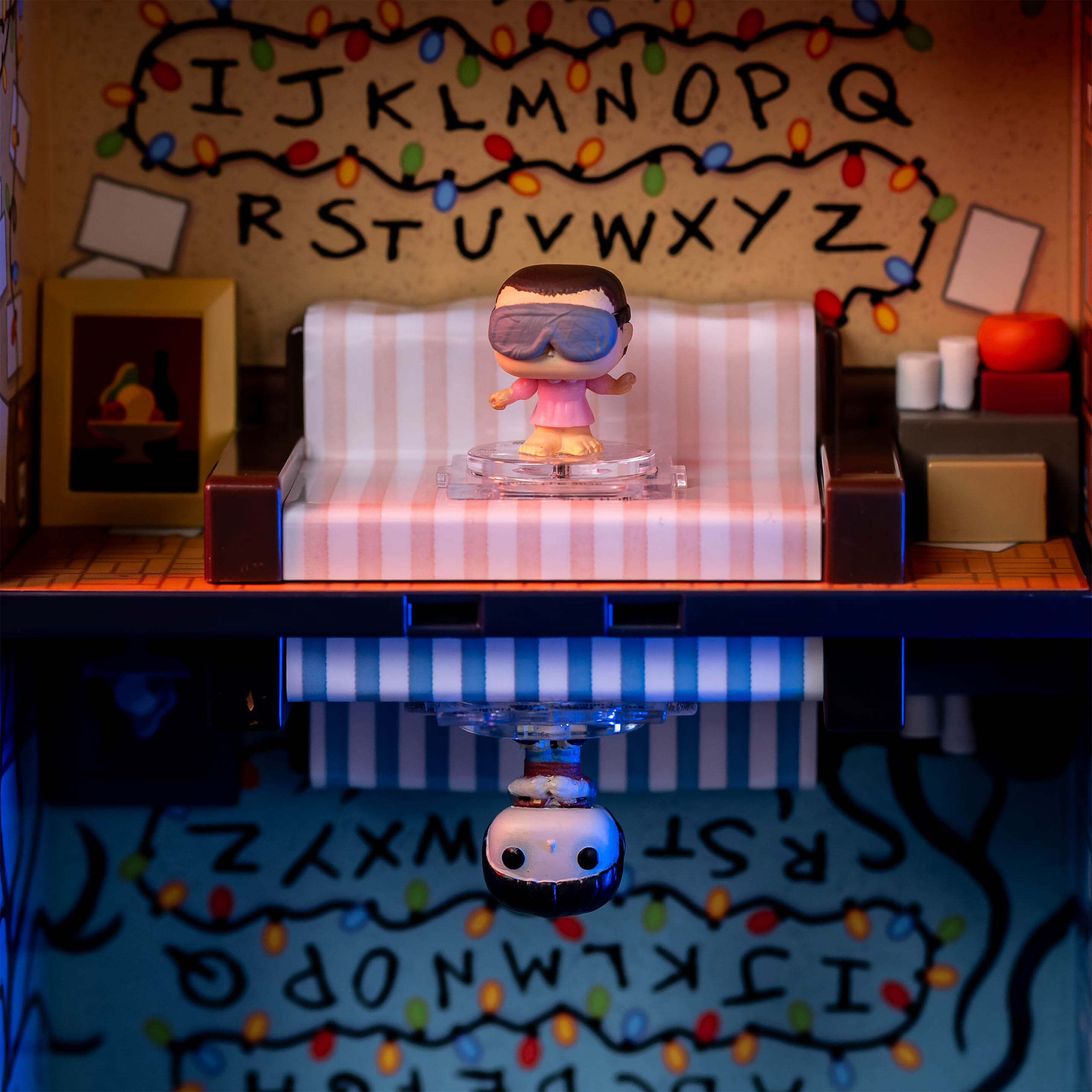 Stranger Things - Expositor Funko Bitty Pop Casa de los Byers con 2 Figuras