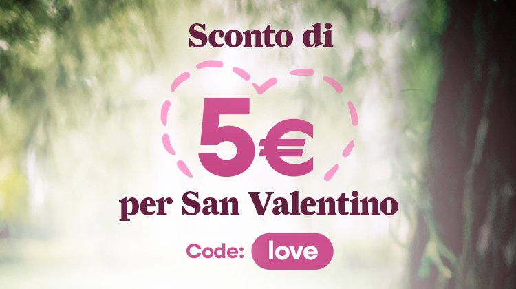 Sconto di 5€ per San Valentino con simbolo a cuore su sfondo naturale sfocato.