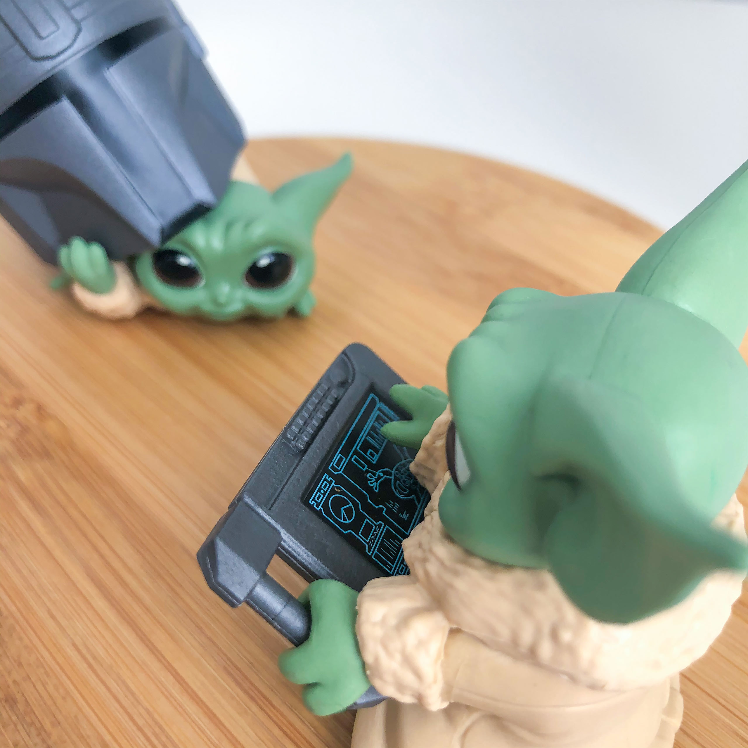 Grogu with Helmet and Tablet Mini Figure Set - Star Wars The Mandalorian