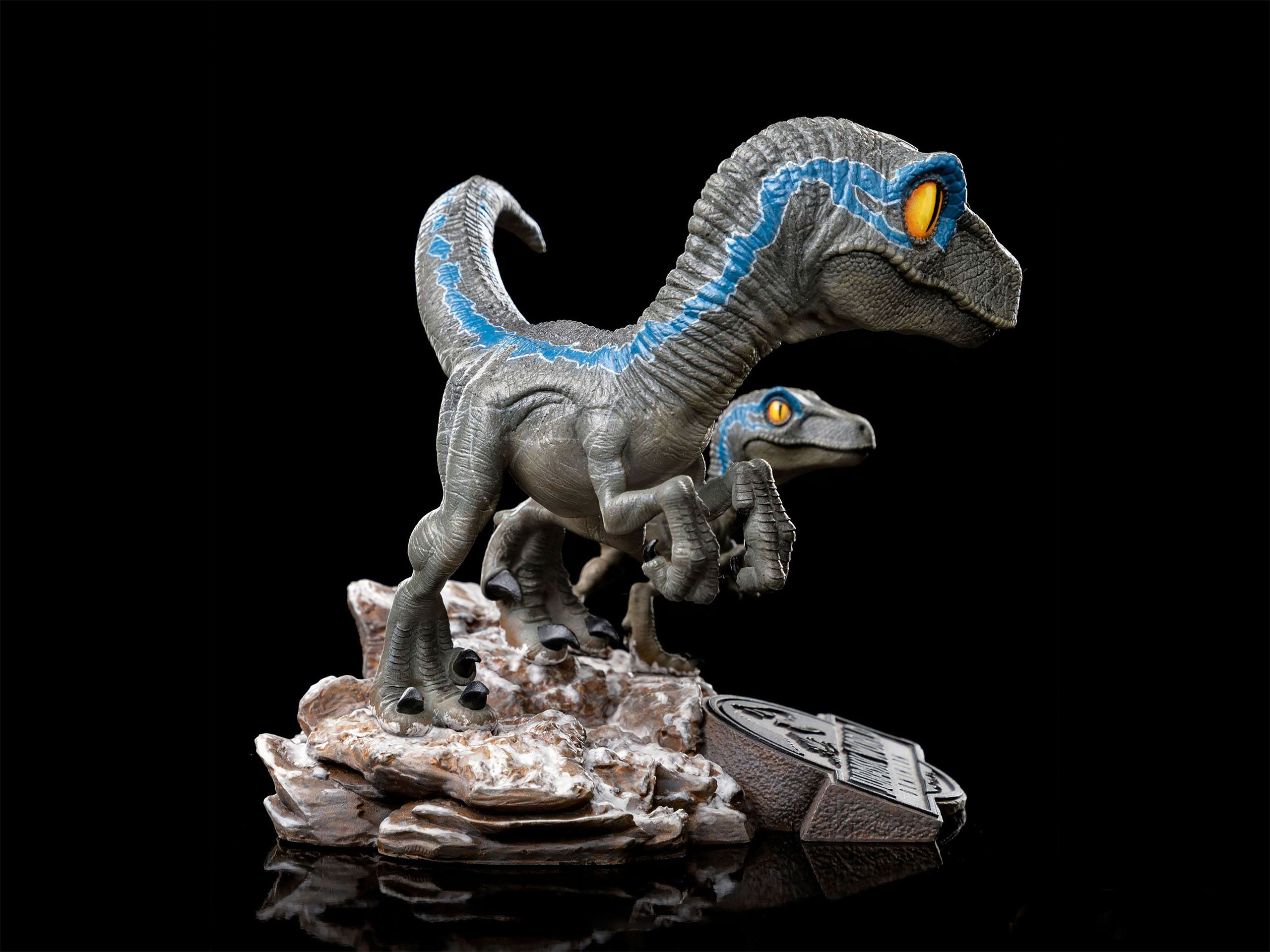 Jurassic World - Blue en Beta Diorama Figuur