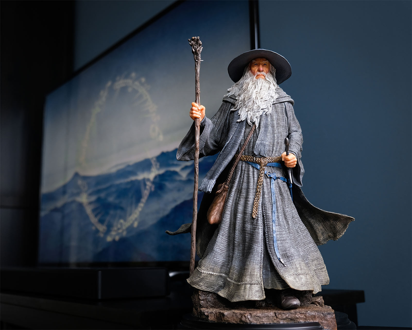 Heer der Ringen - Gandalf de Grijze Classic Series Deluxe Figuur 35 cm
