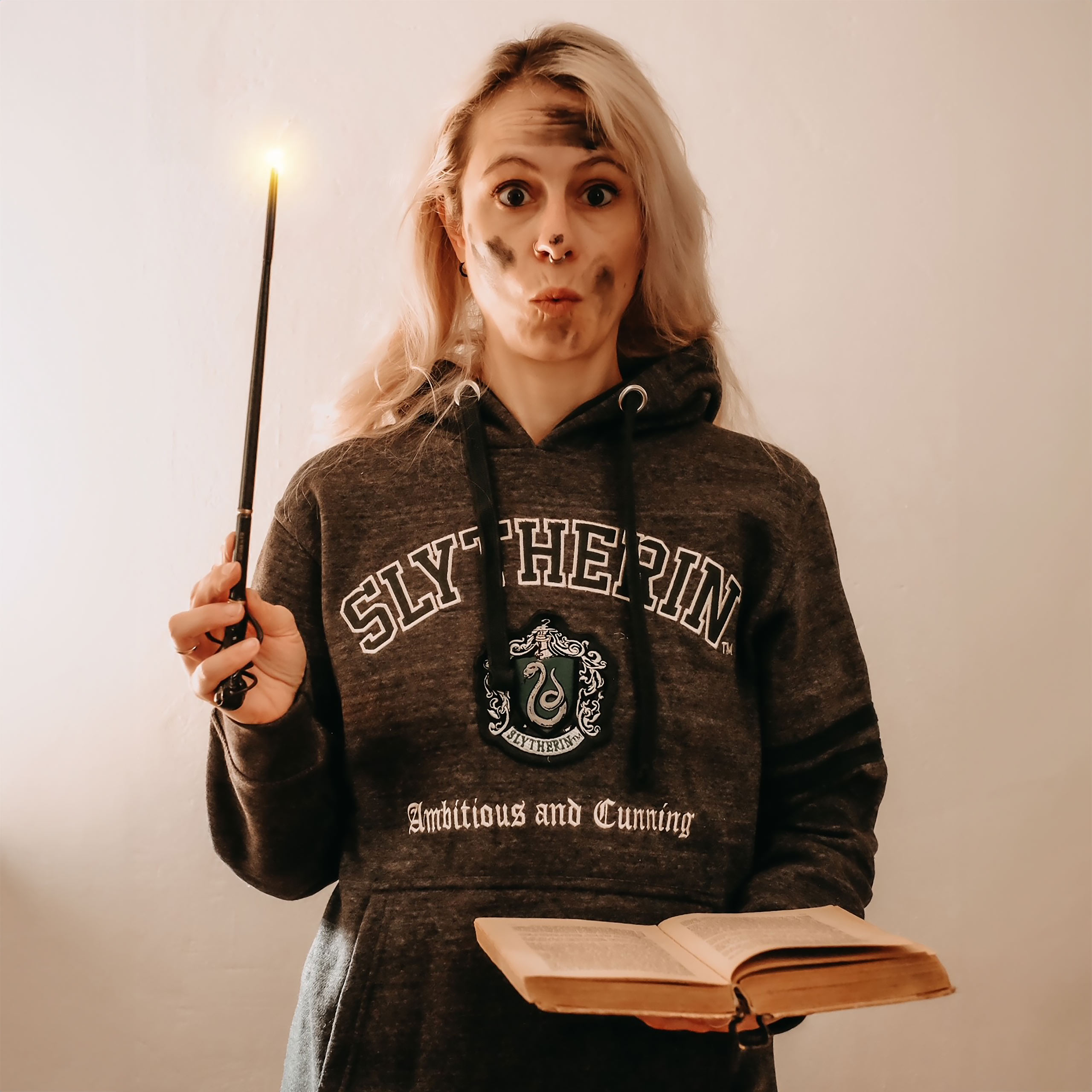 Harry Potter - Slytherin Crest Premium Hoodie grey