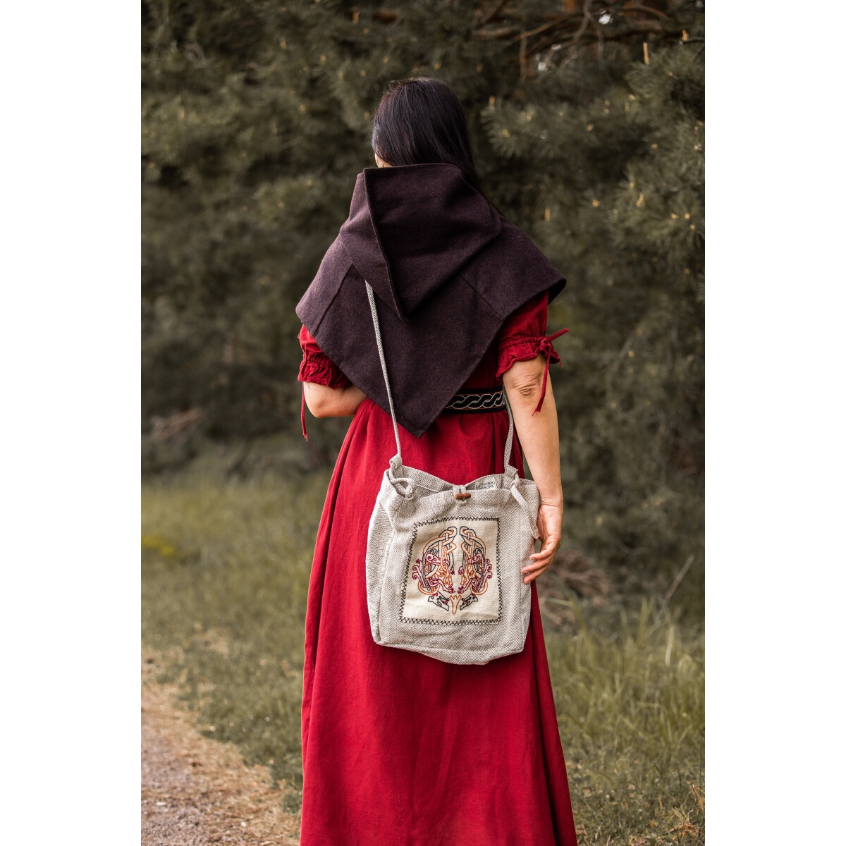 Medeltida axelväska Tora med broderi beige