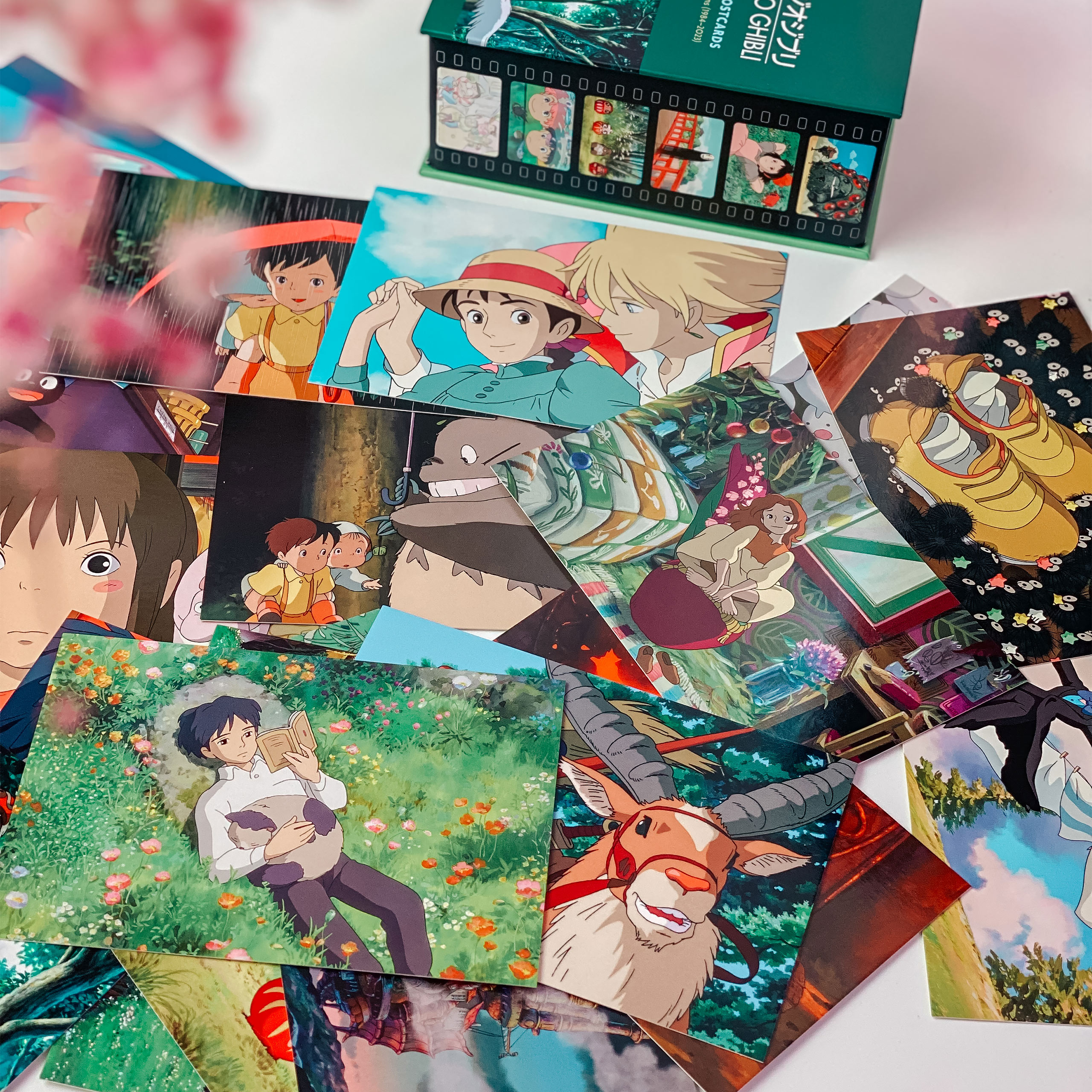 Studio Ghibli - 100 Cartes Postales en Boîte Cadeau Vol. 2