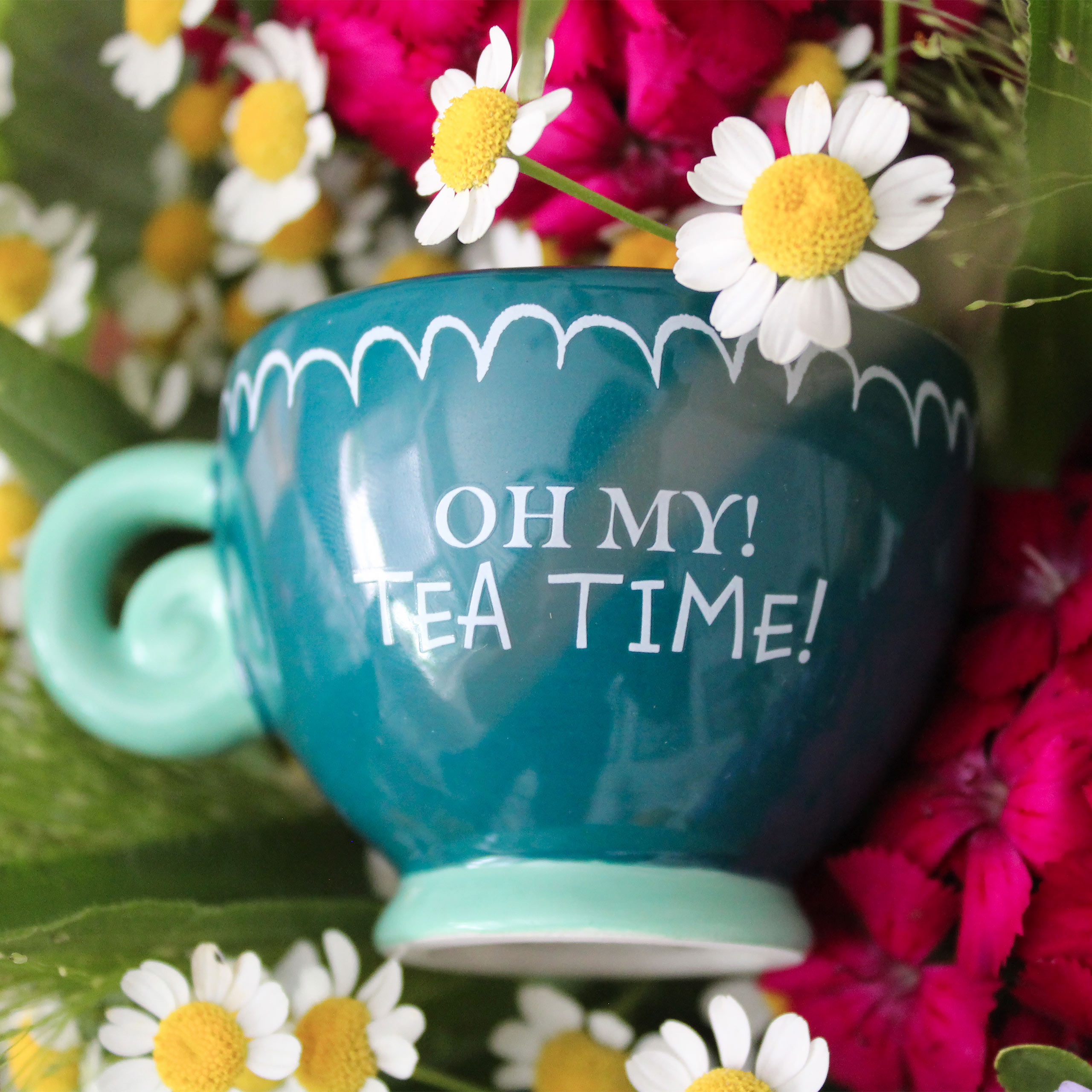 Alice in Wonderland - Tea Time! Salt & Pepper Shakers