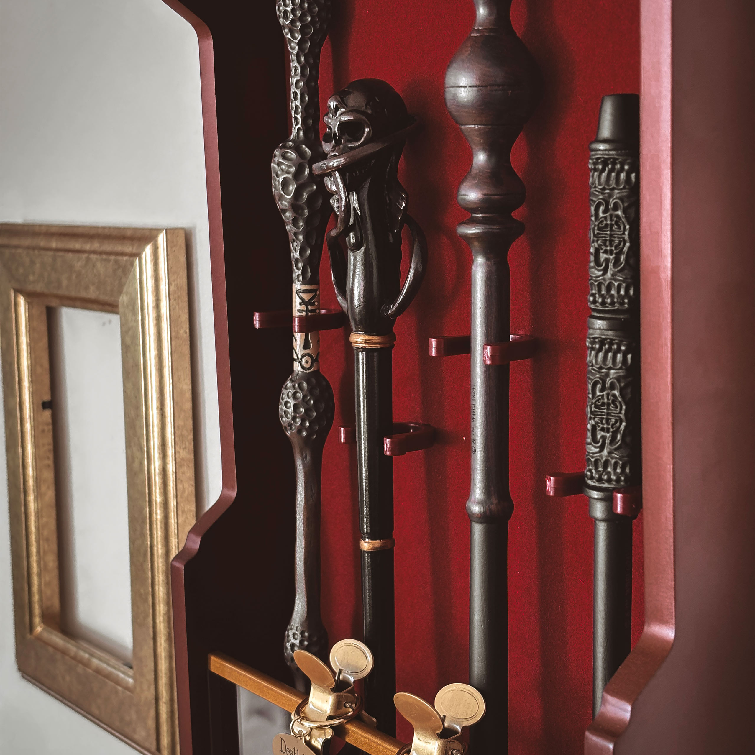 HP Wandhalterung für 4 Charakter Zauberstäbe