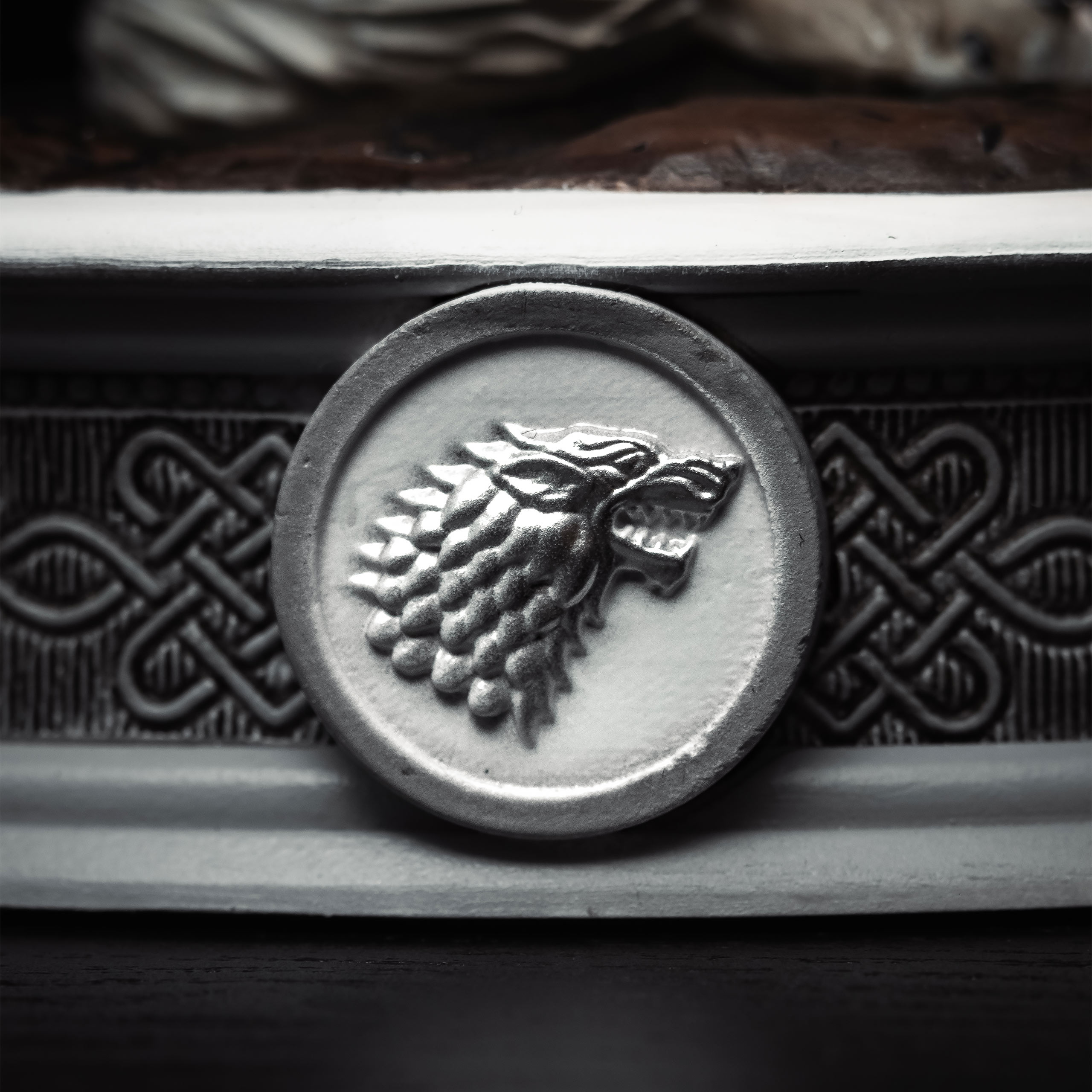 Game of Thrones - Jon Snow mit Schattenwolf Diorama