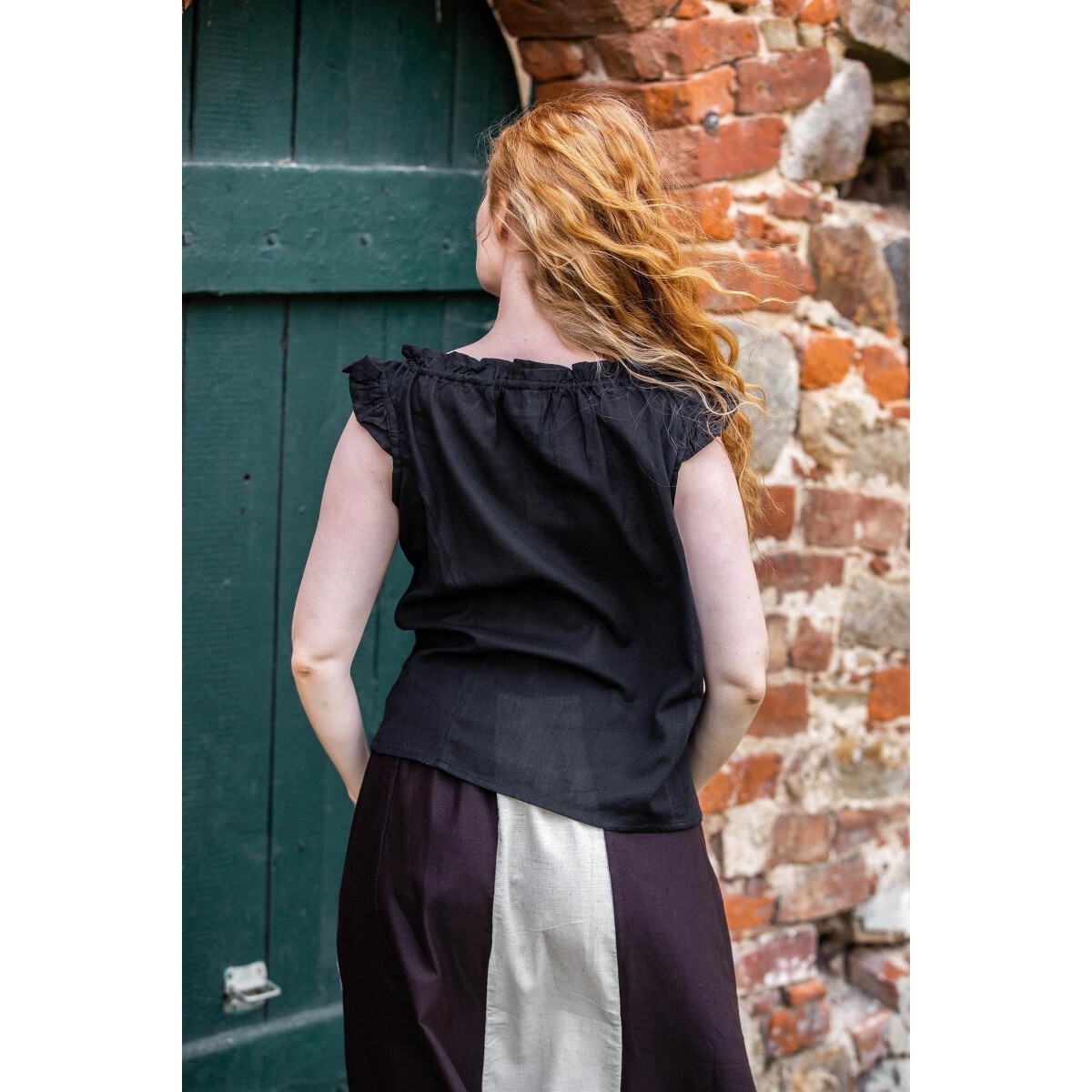 Blusa veraniega medieval Lotte con volantes negra