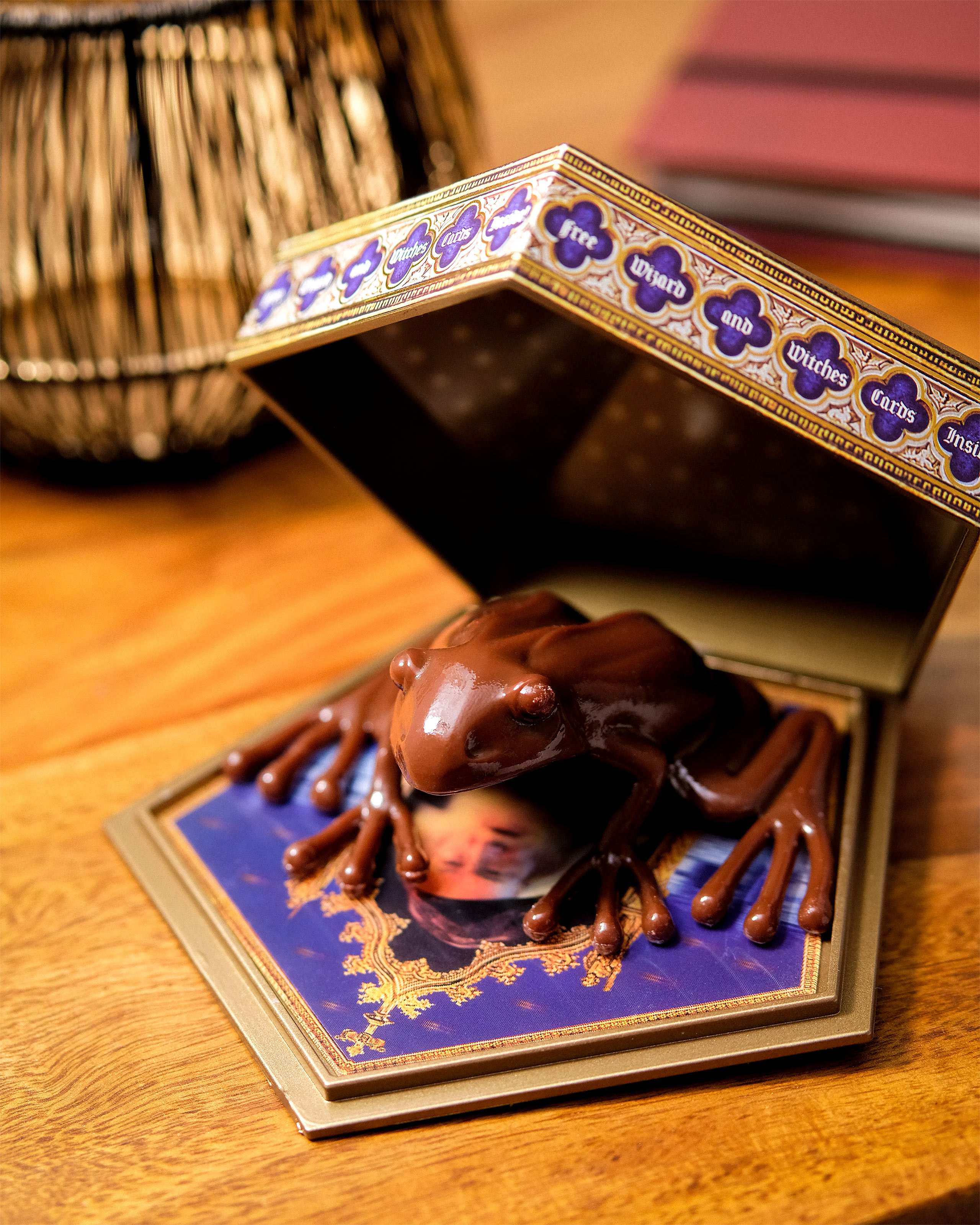 Figurine Grenouille en chocolat avec carte à collectionner - Réplique Harry Potter
