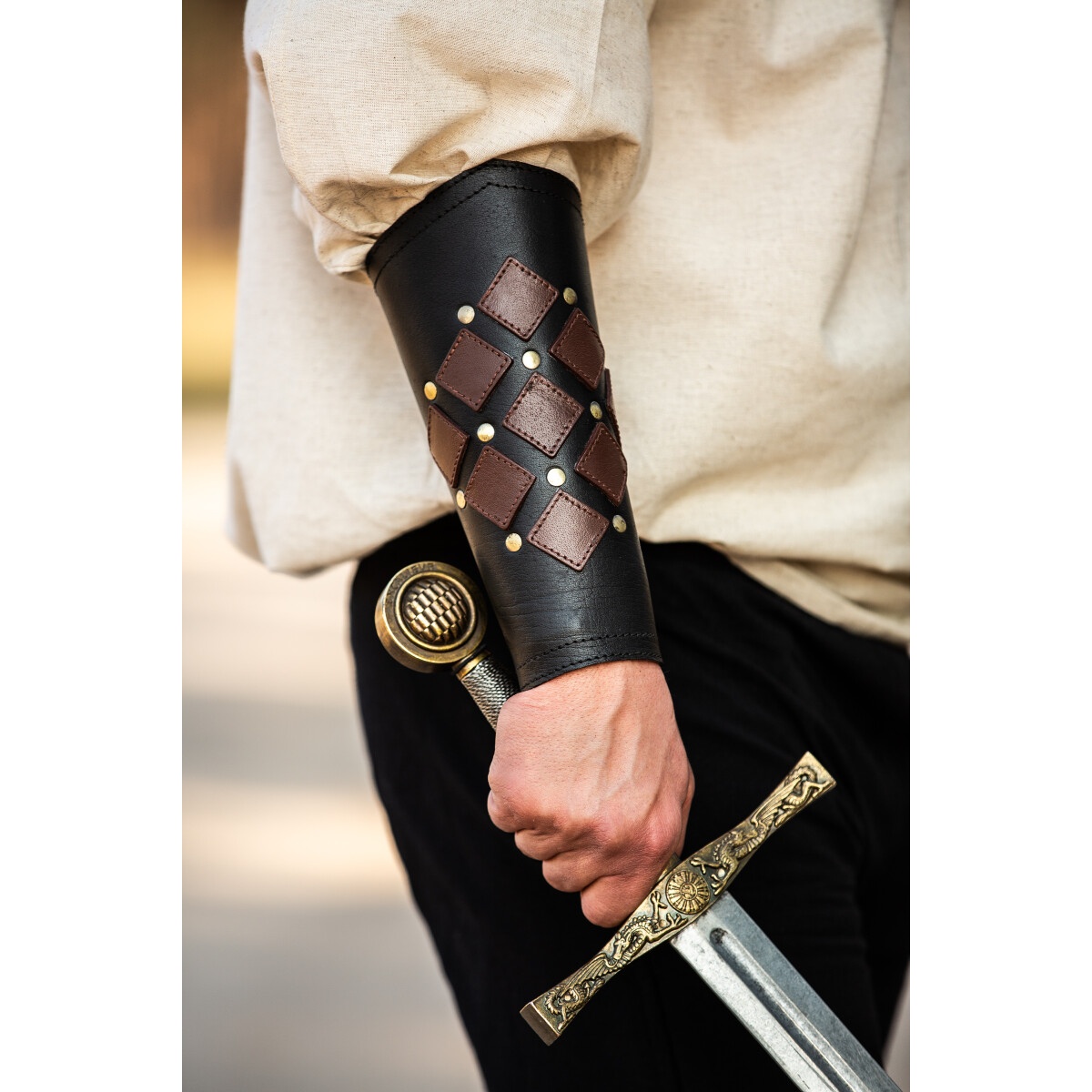 Mittelalter Lederarmschiene Orm schwarz-braun