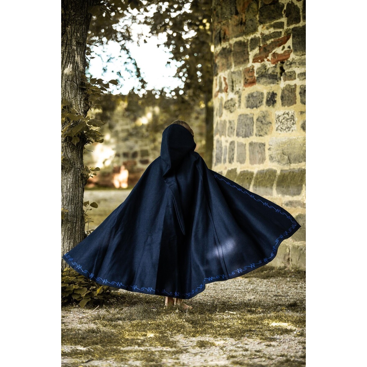 Mantello medievale in lana con ricamo per bambini