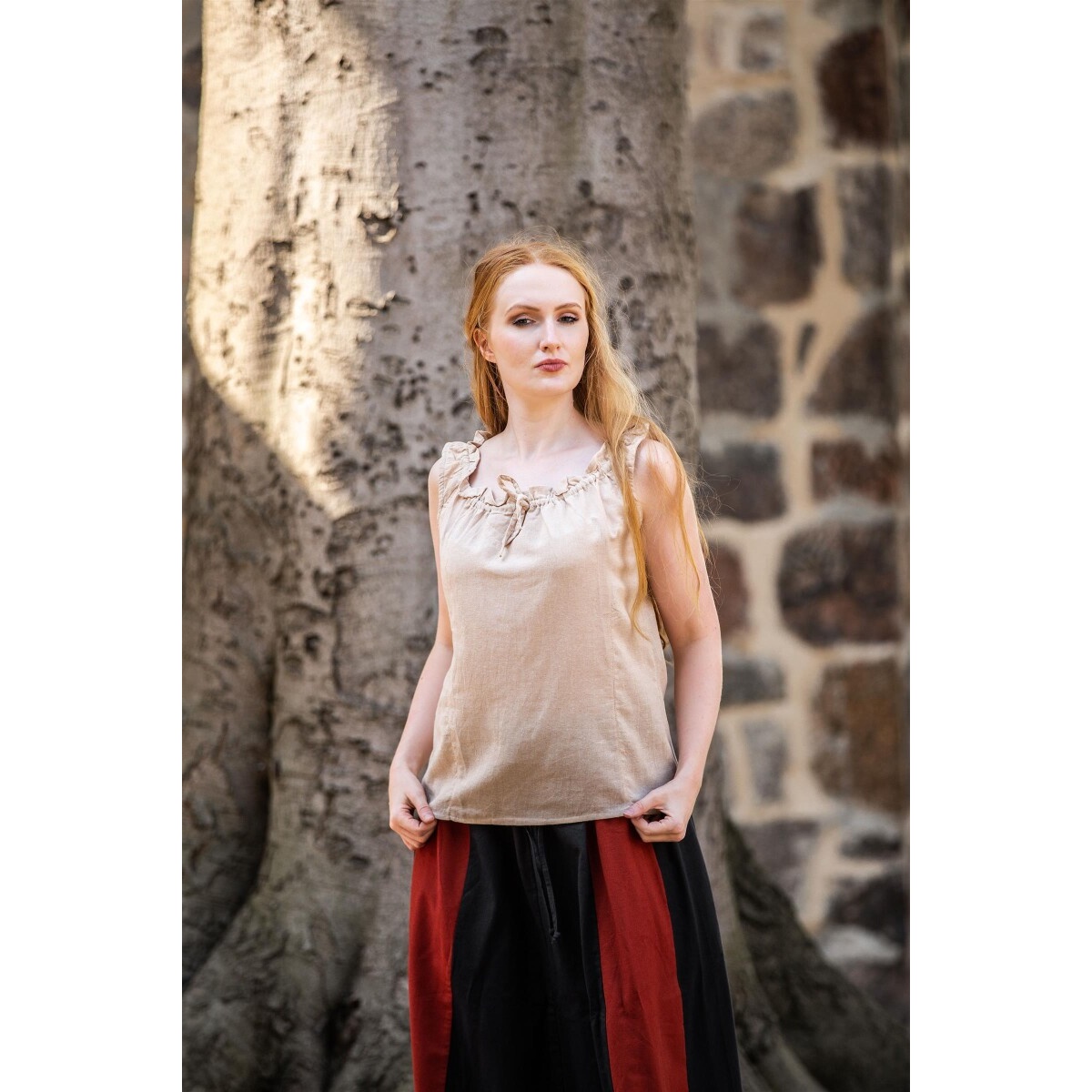 Średniowieczna letnia bluzka Adele bez rękawów beżowa