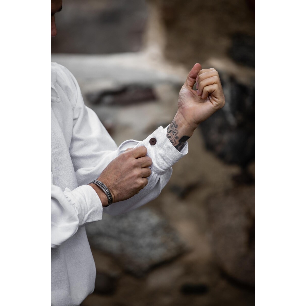 Camisa medieval de cuello redondo Athos blanca