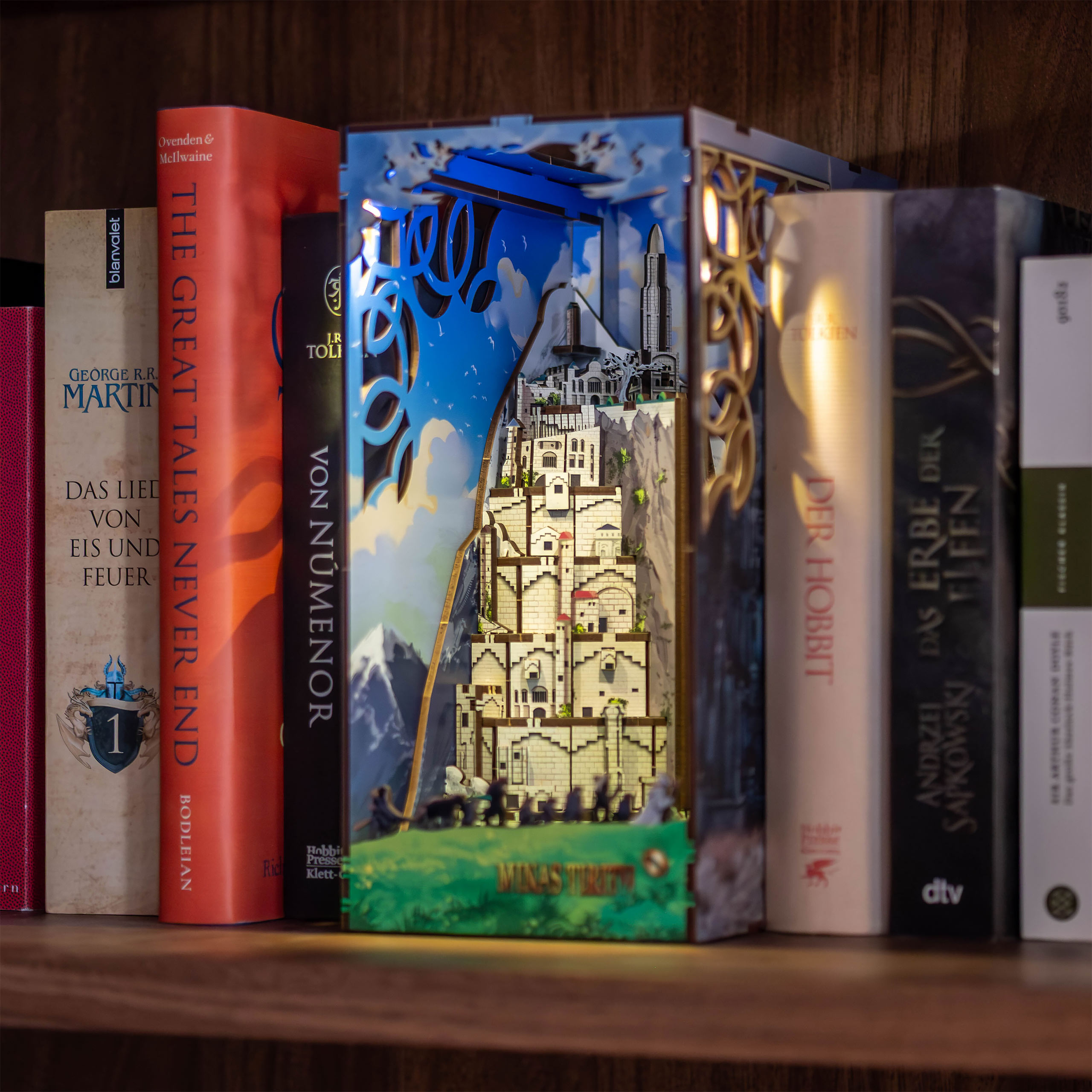 El Señor de los Anillos - Minas Tirith Book Nook kit de maqueta de madera