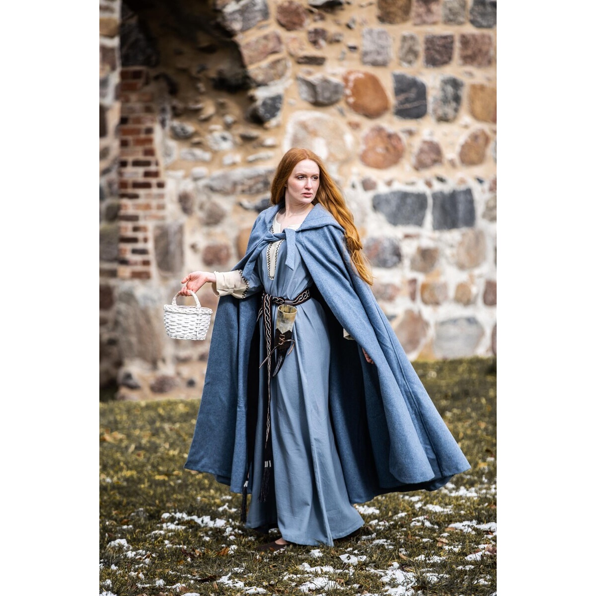 Capa medieval con capucha Mila azul paloma