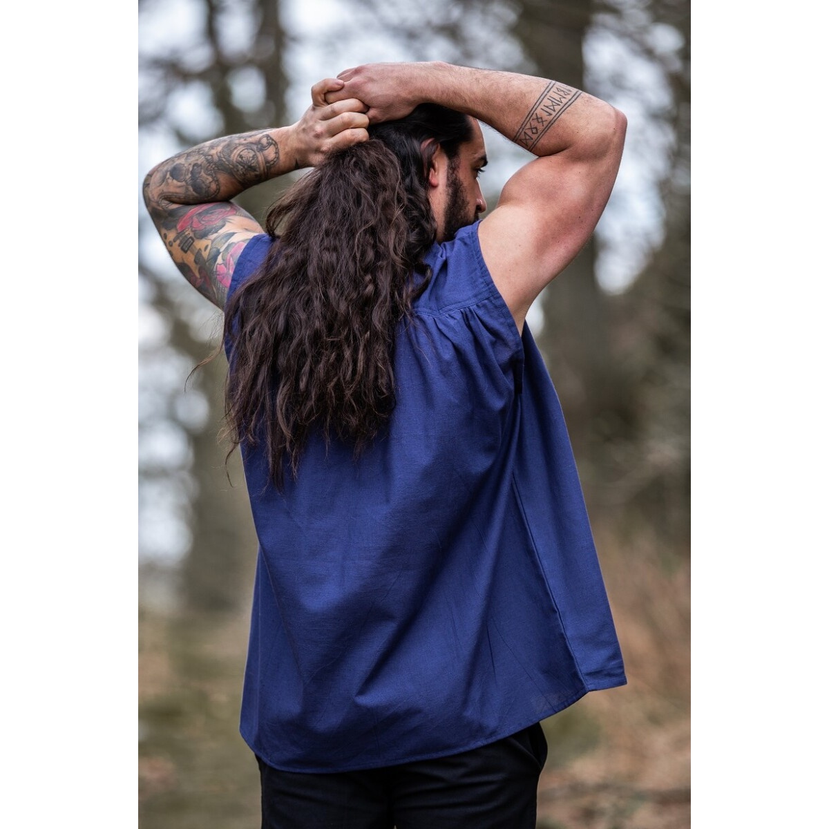 Medeltida snörskjorta med ståkrage Louis ärmlös blå