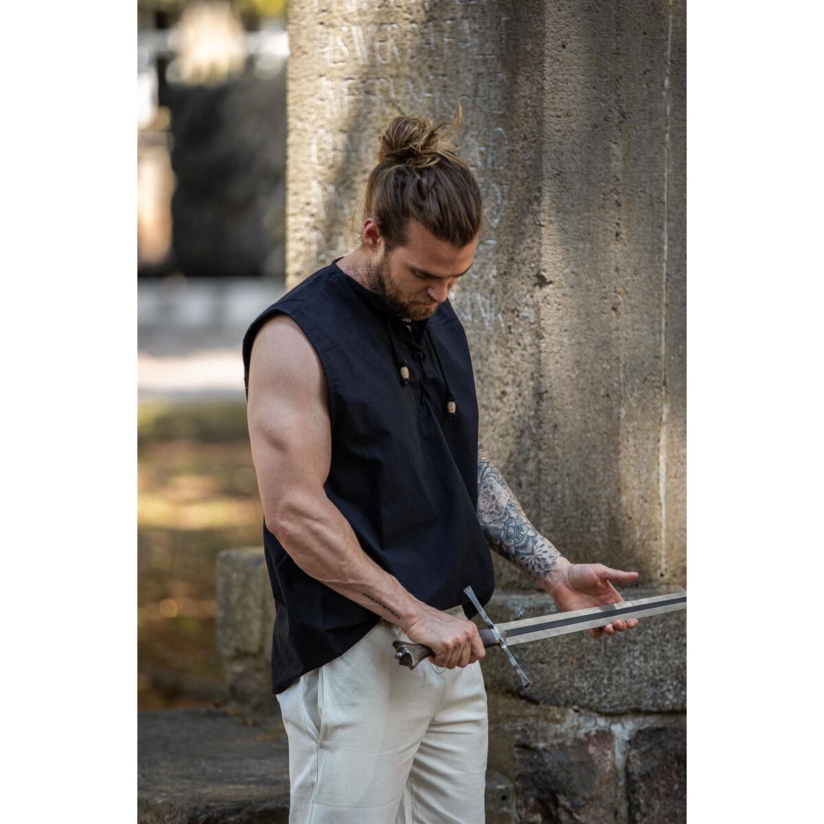 Medeltida snörskjorta Jean ärmlös svart