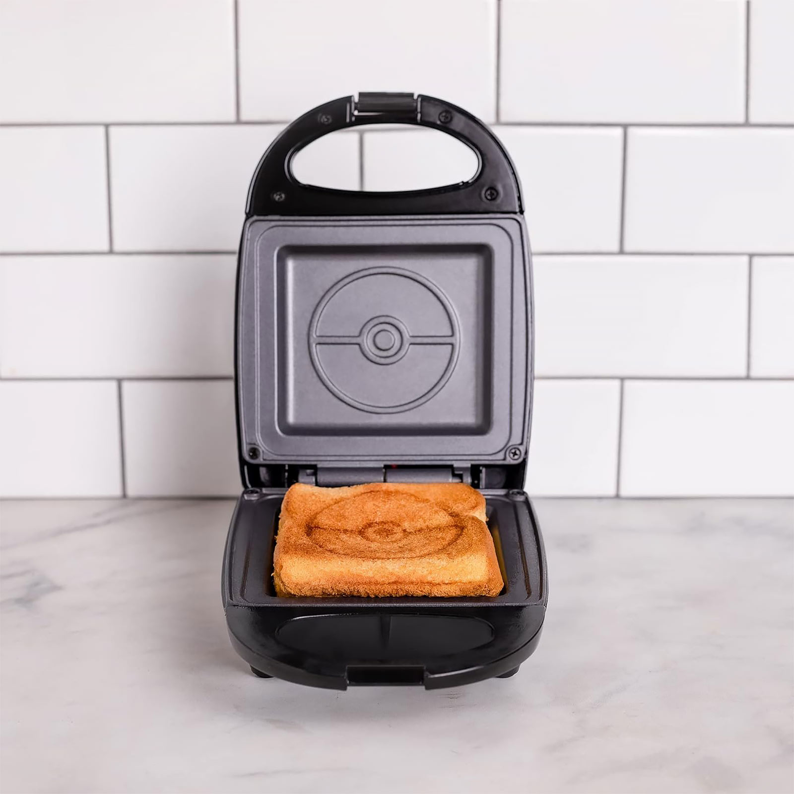 Pokemon - Pokeball Sandwichmaker