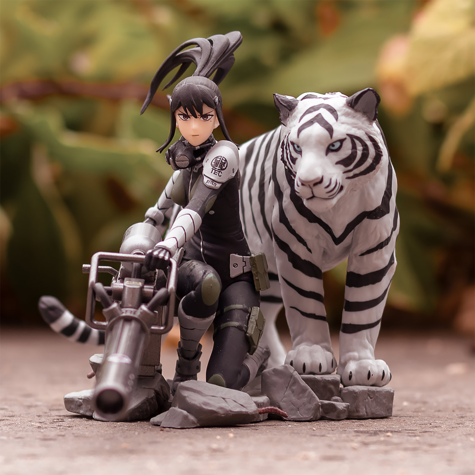 Kaiju No. 8 - Mina Ashiro Diorama Figur