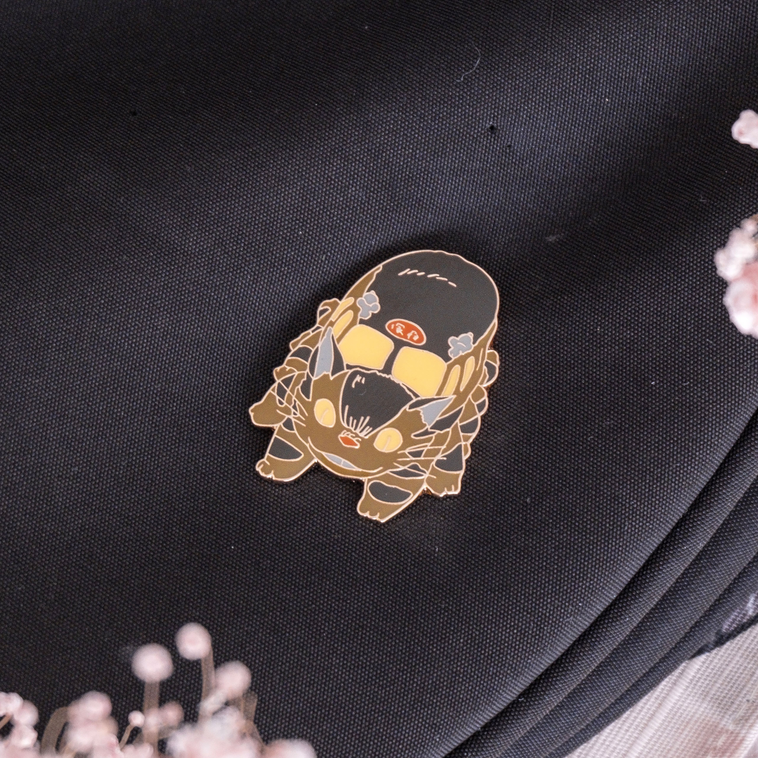 Totoro - Catbus Pin