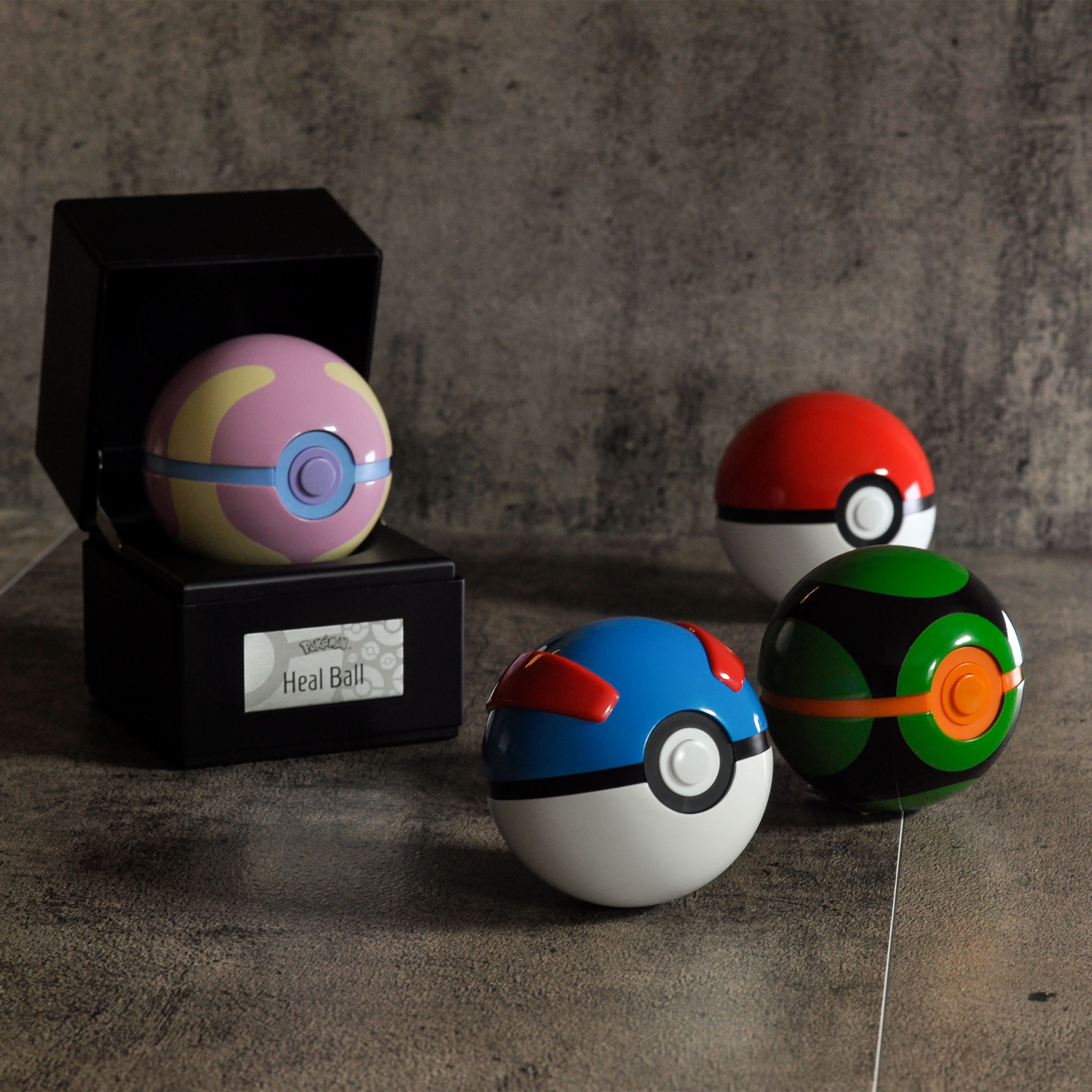 Pokemon - Superball Replik mit Licht