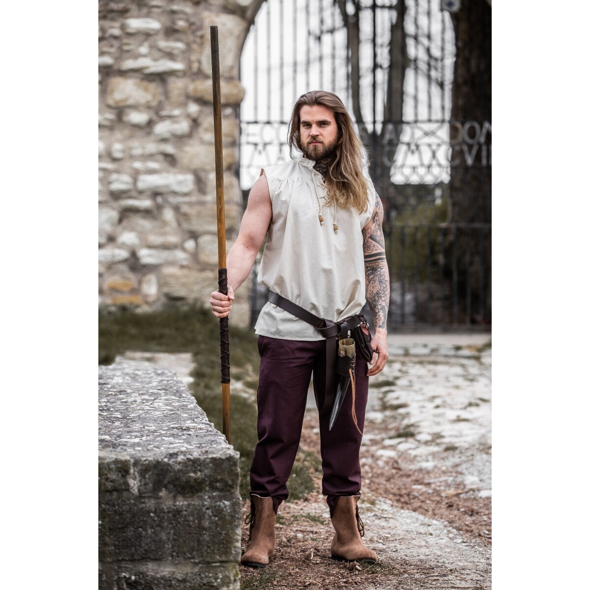 Medeltida snörskjorta med ståkrage Louis ärmlös beige